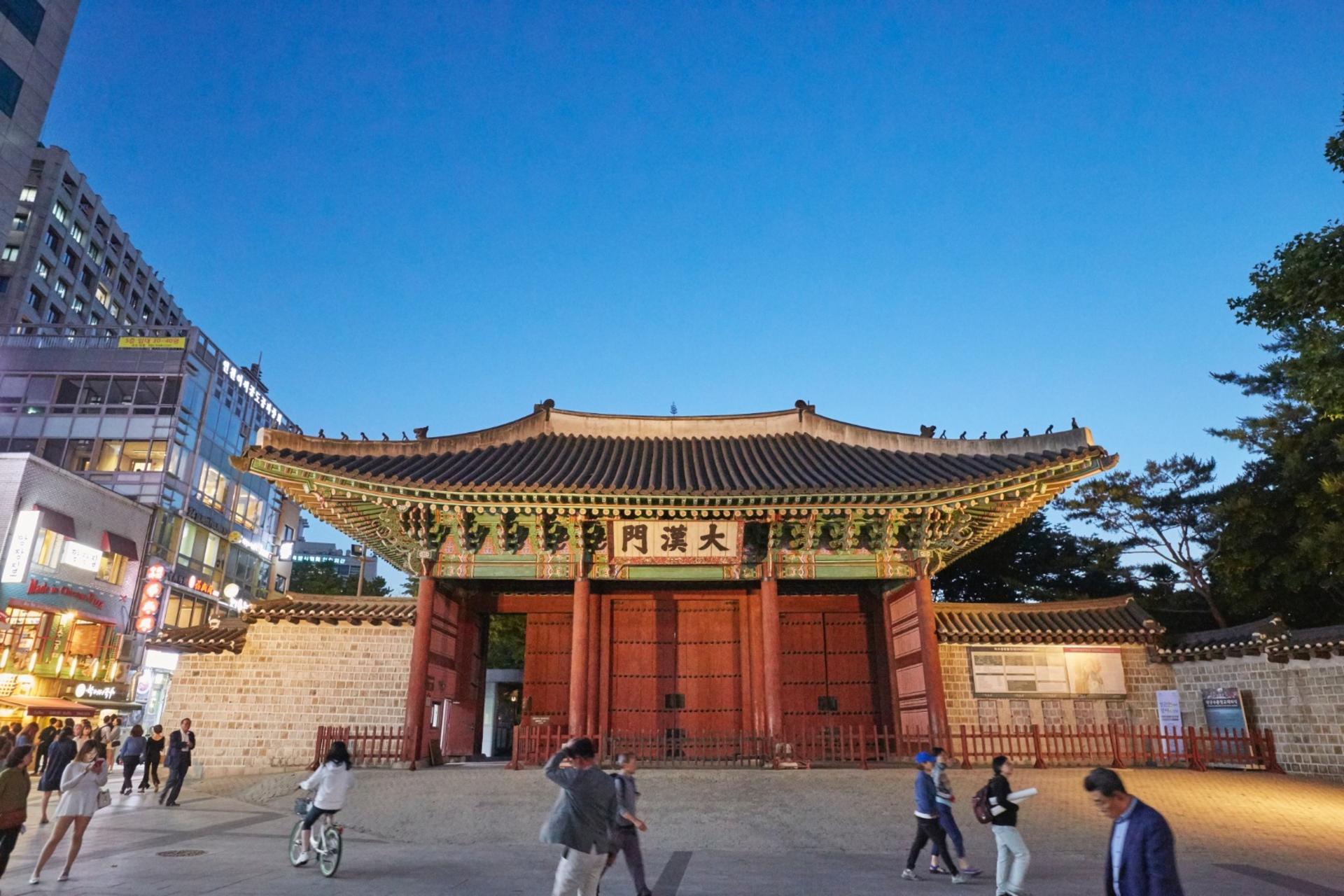 Moonlight Rainbow Fountain Show Night Tour in Seoul - Thumbnail 4