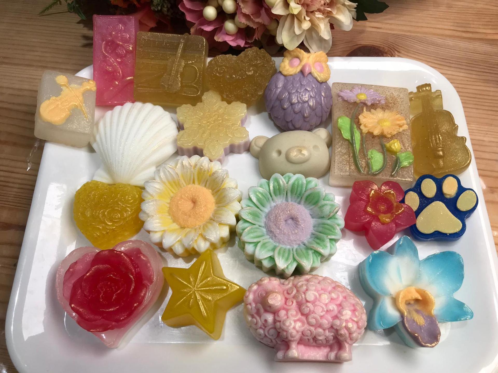 Soap Making Melt and Pour Workshop, Cold Process Workshop - Thumbnail 4