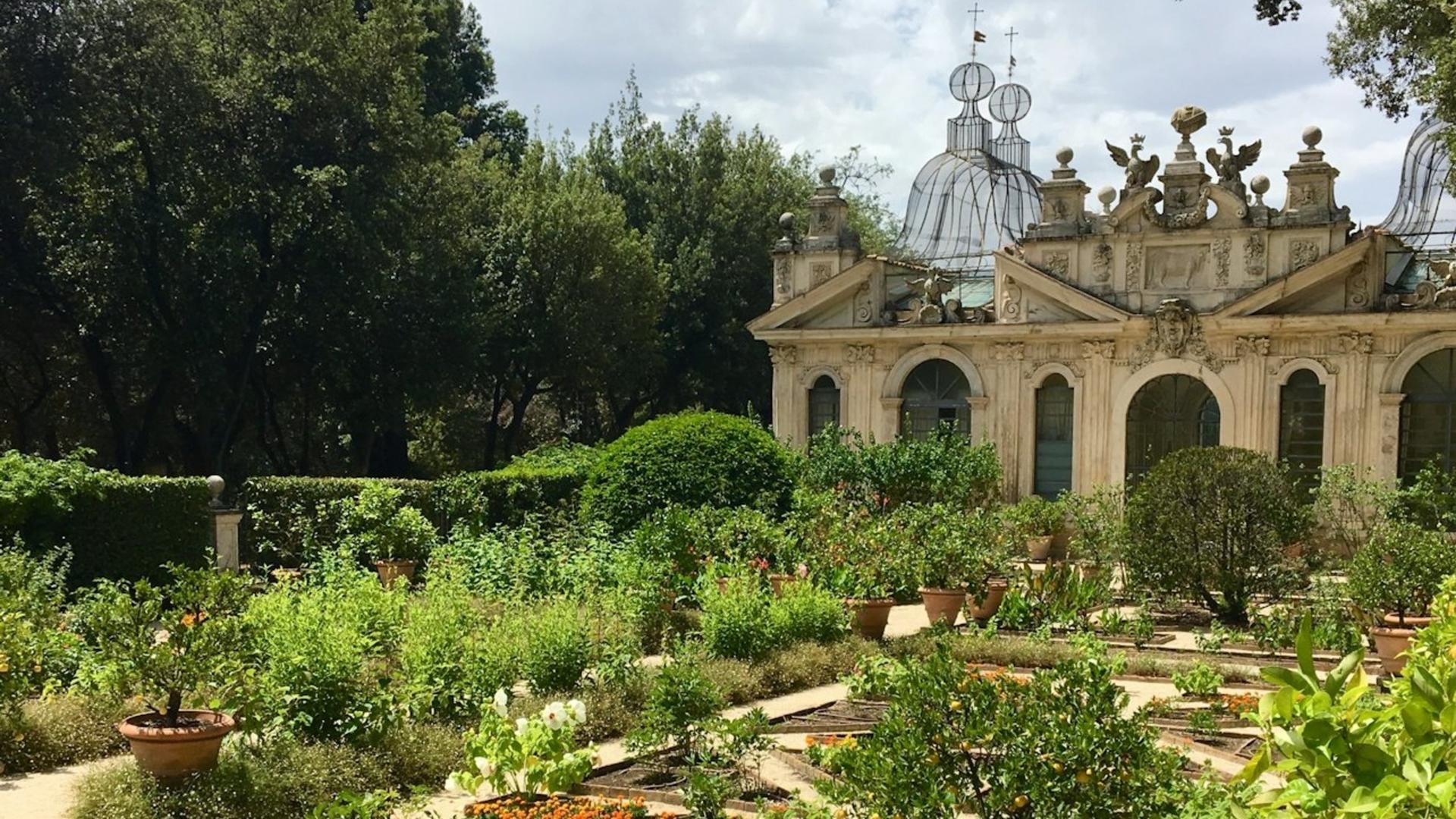 Electric golf cart rental in Villa Borghese Gardens ticket in Rome - Thumbnail 4