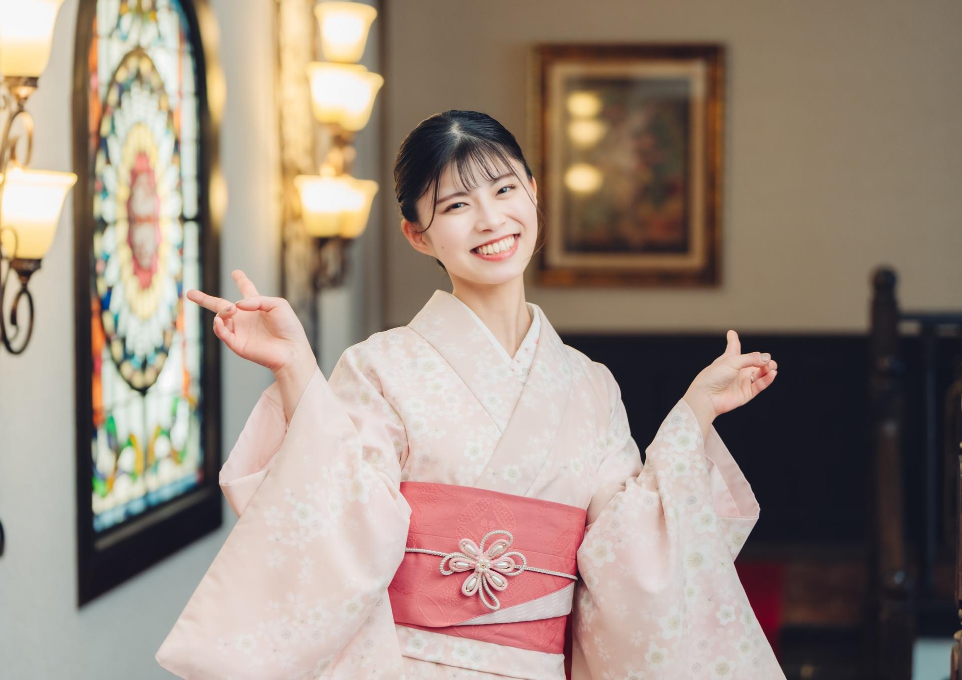 Kyoto Gion | Kimono Rental with Hair Set, Makeup & Photo Shot - Thumbnail 24