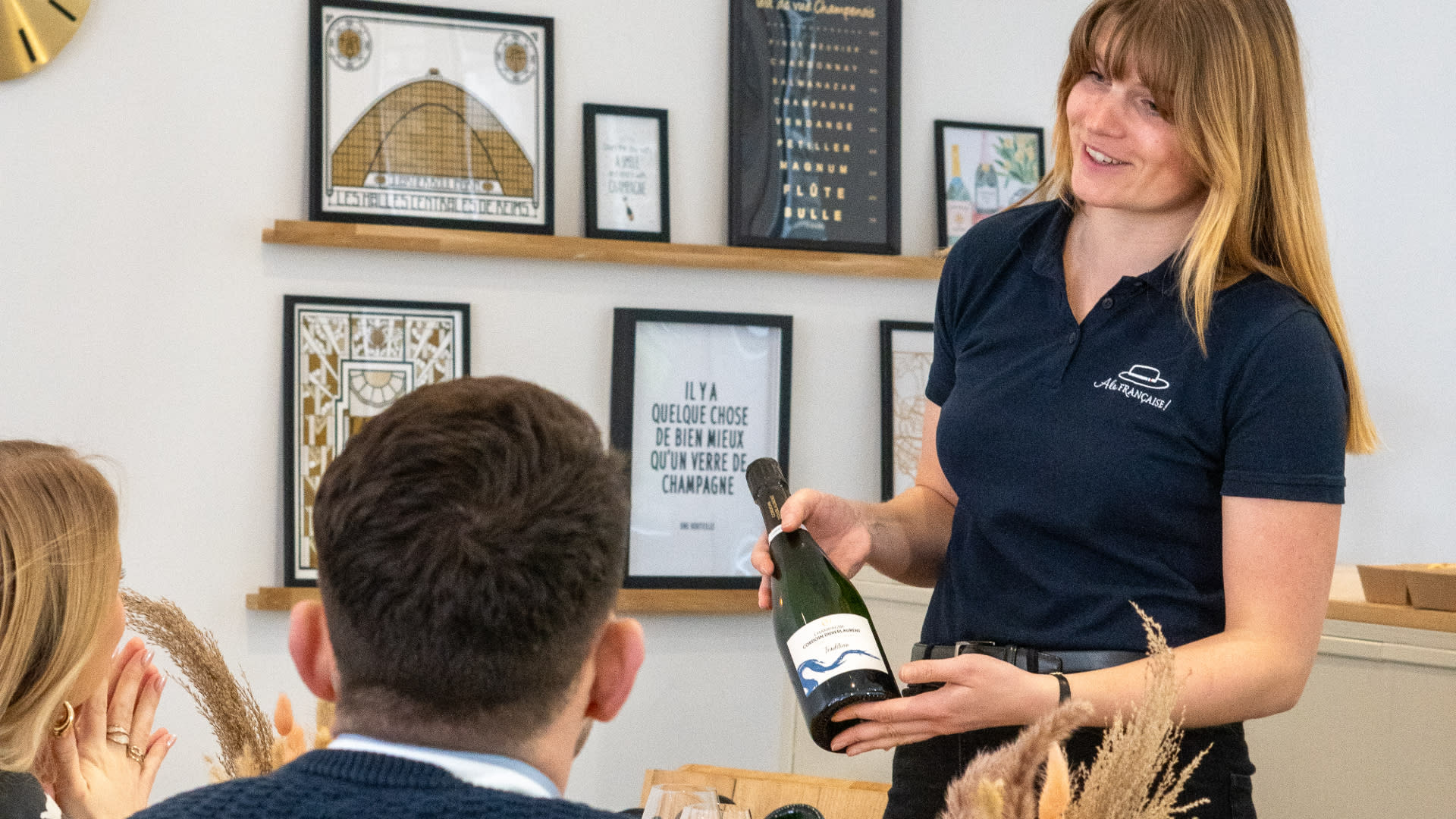 Champagne tasting and workshop experience in Reims - Thumbnail 2