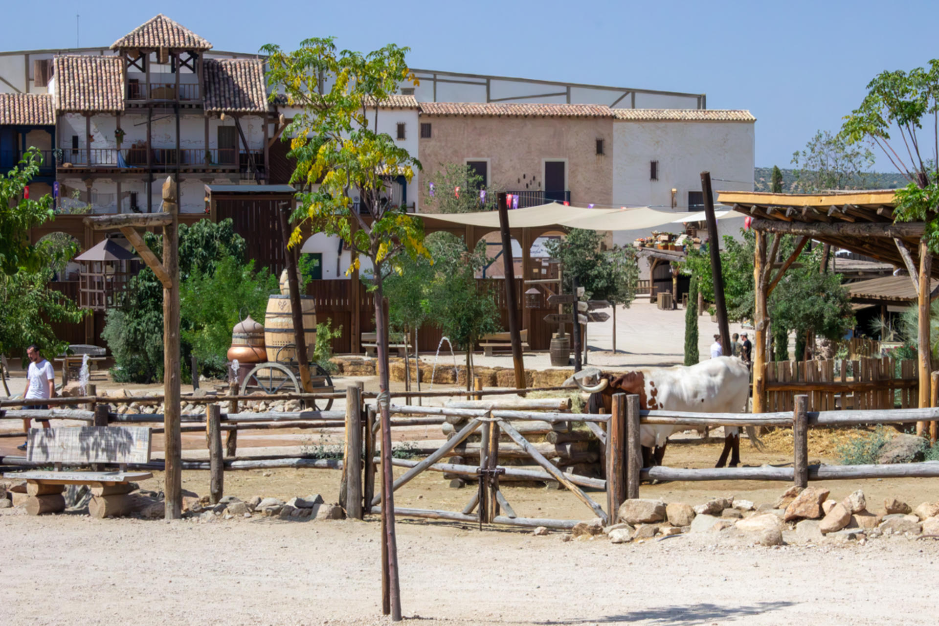 From Madrid: Transfer and tickets to Puy du Fou with Toledo's Dream - Thumbnail 4