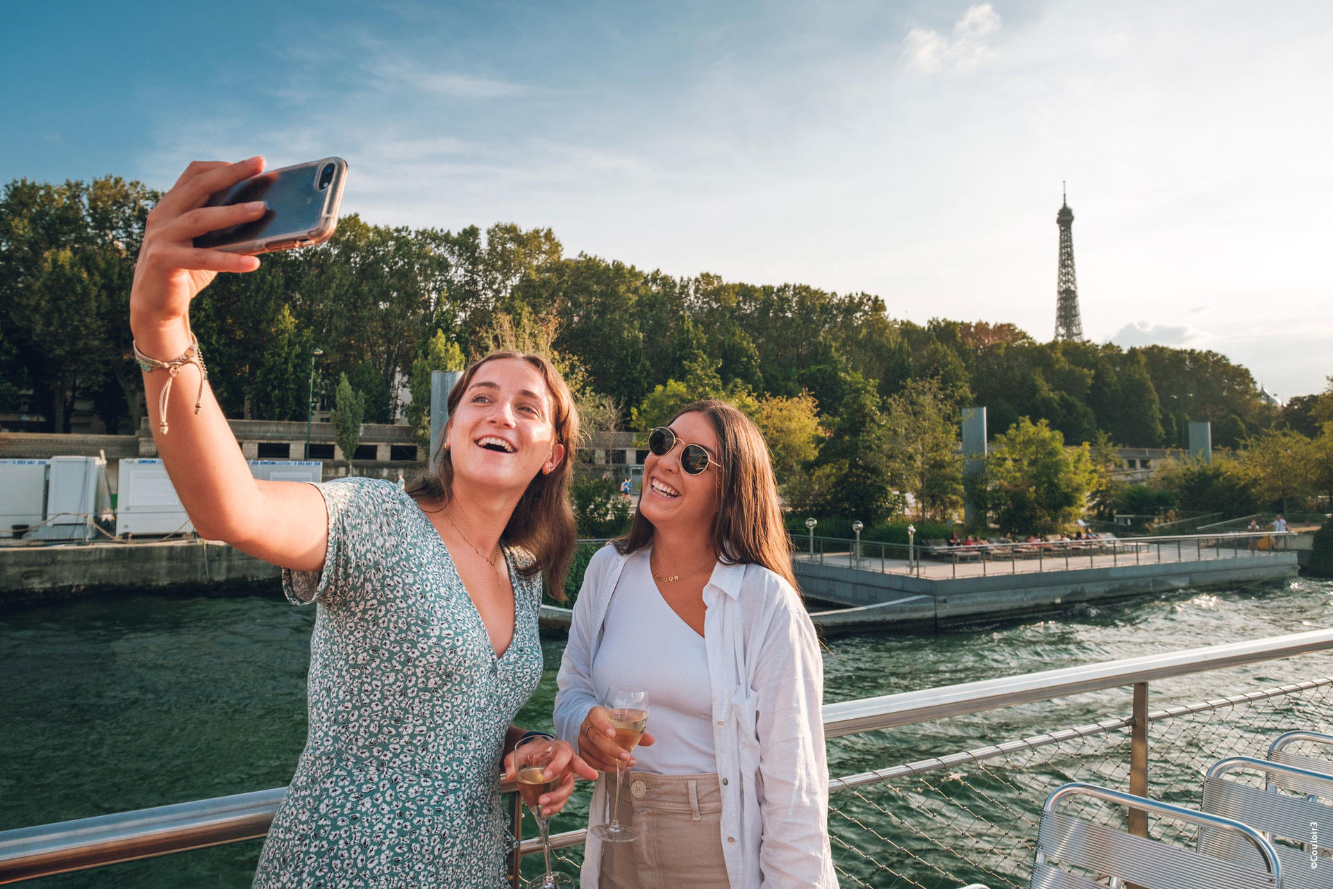 Paris Day Trip and Sightseeing Cruise from Disneyland Paris - Thumbnail 2