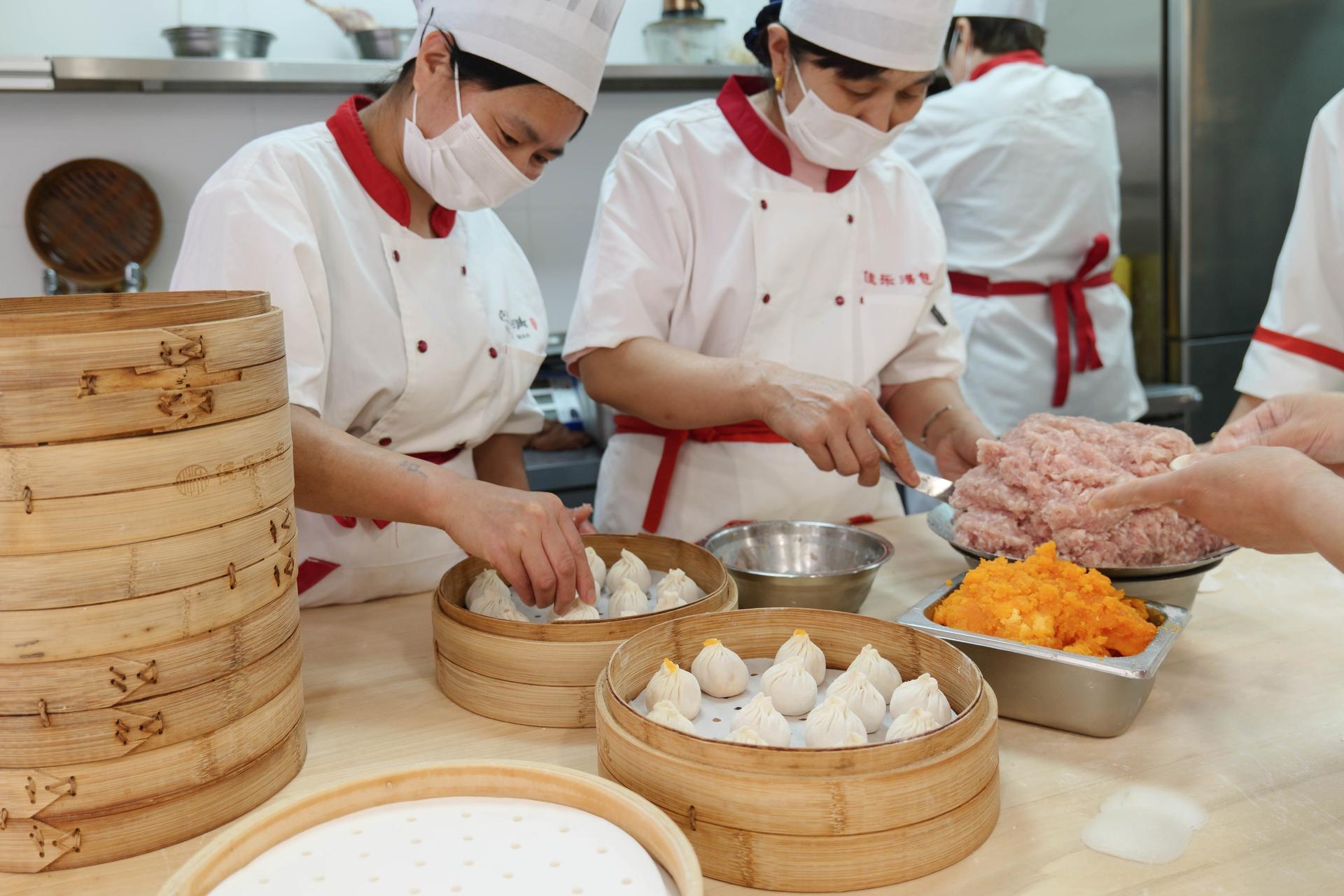Authentic Local Food Tour in Central Shanghai - Image 1