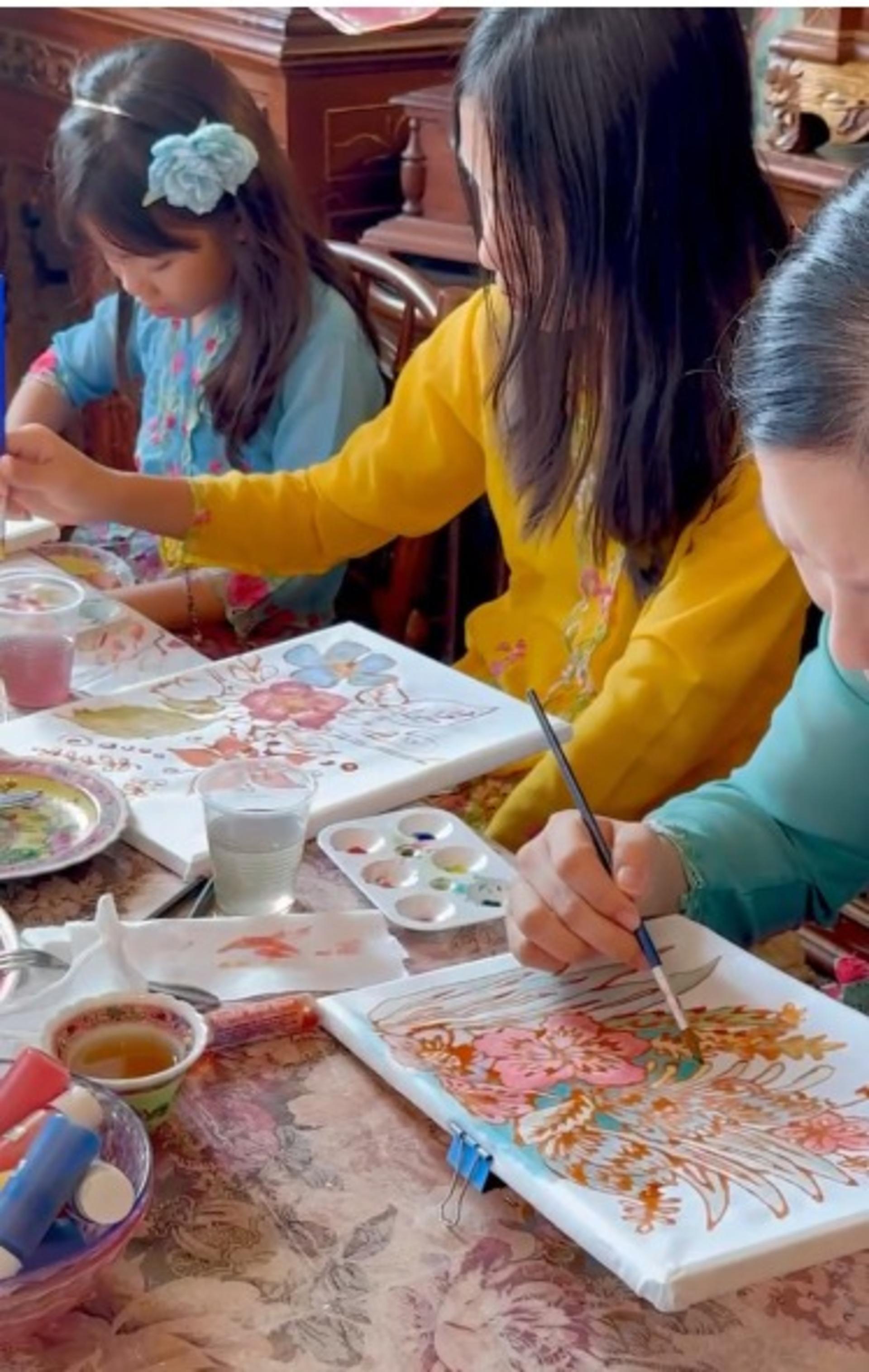 Batik Painting & the Peranakan Story Workshop - Thumbnail 9
