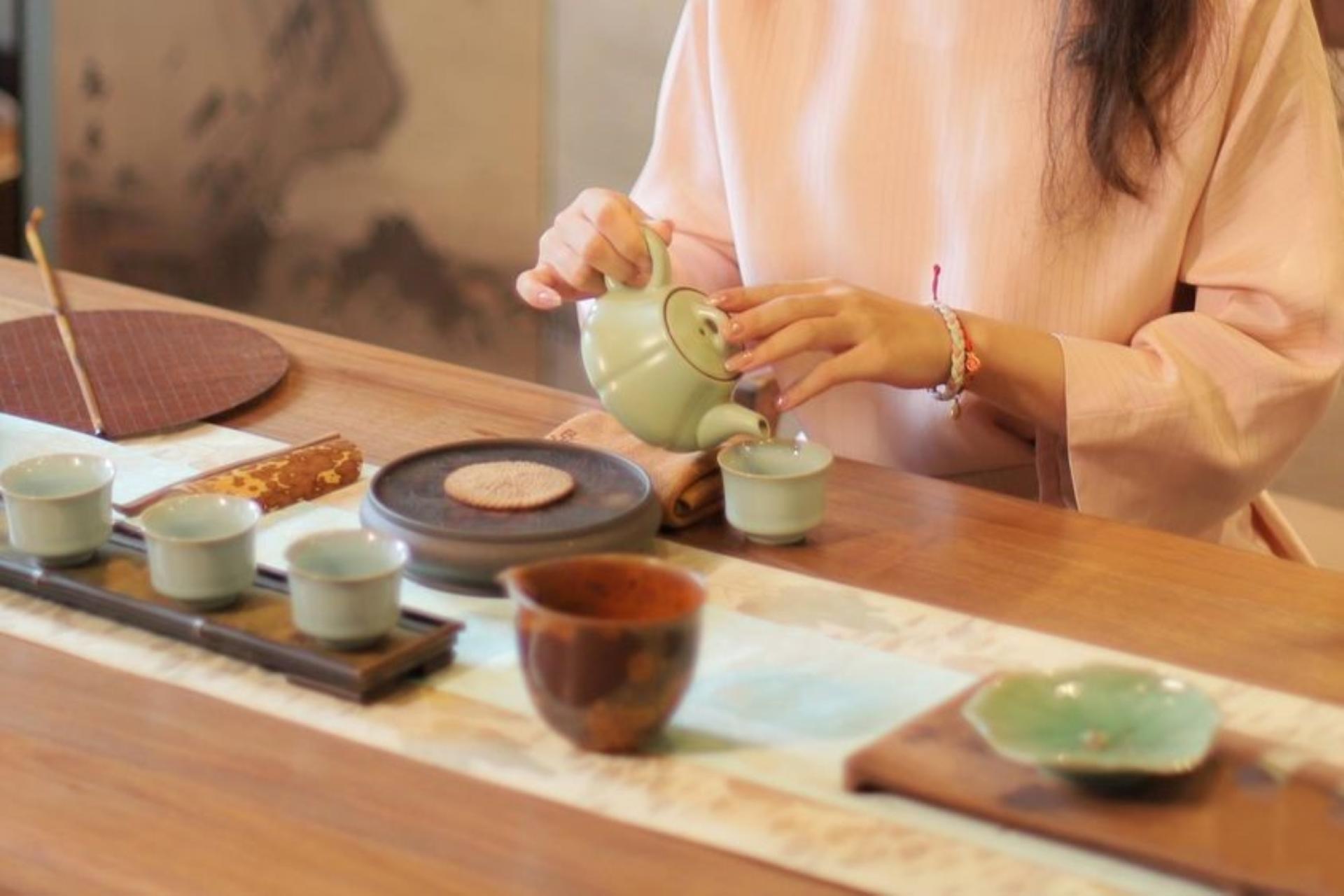 Shanghai DIY Tea Brewing, Incense Making & Sutra Transcription Half-Day Tour - Thumbnail 11