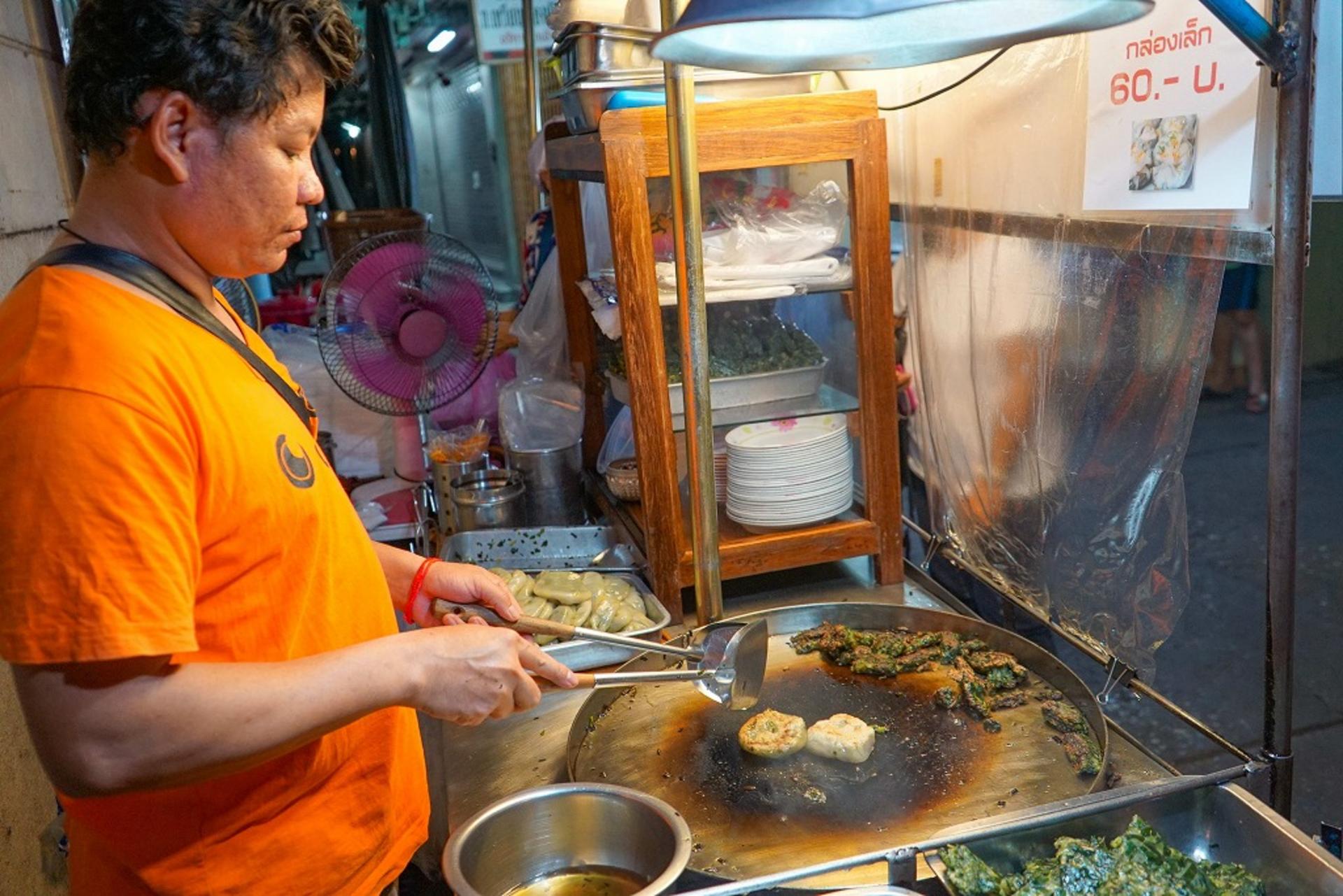 Bangkok Night Michelin Foodie Tour in China Town with 15+ Tastings - Thumbnail 30
