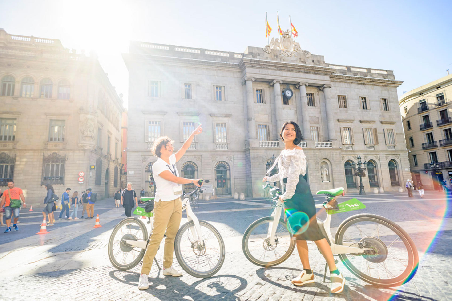 Panoramic Barcelona: E-Bike with Montjuic Cable Car and Boat Trip  - Thumbnail 2
