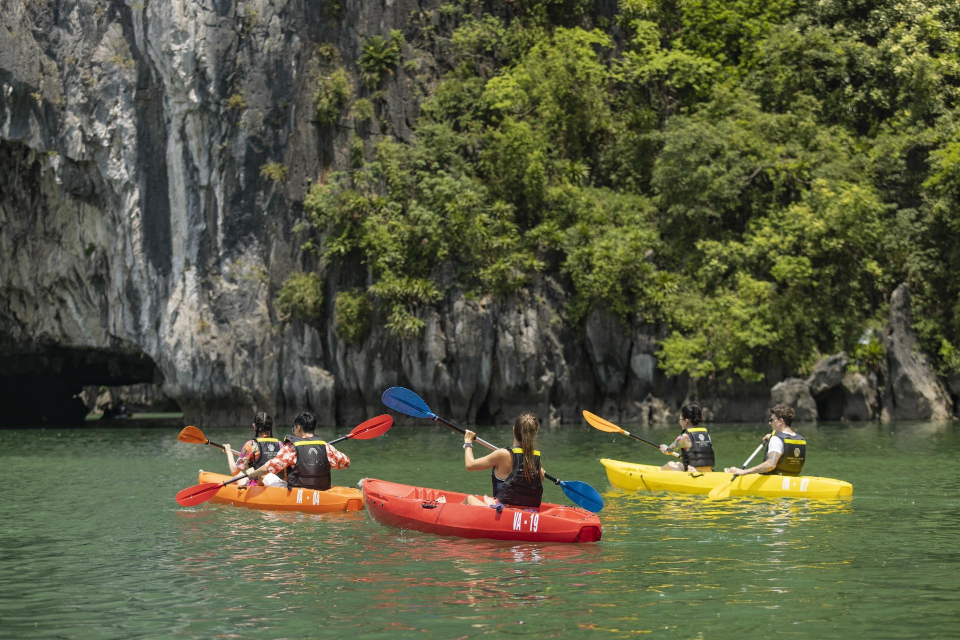 V-Dream Day Cruise: Ha Long Bay, Sung Sot, Ti Top - Thumbnail 14