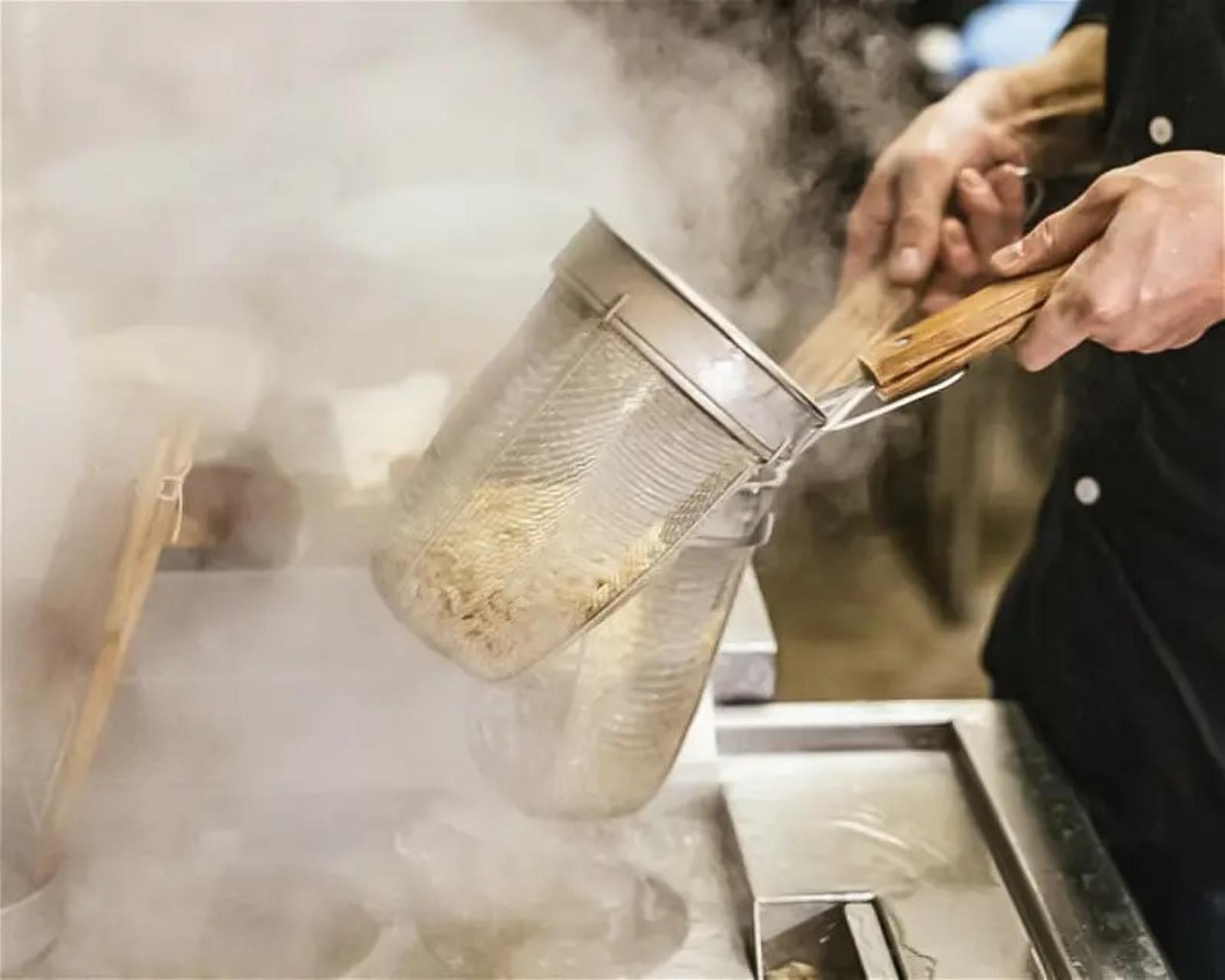 Kabukicho Ramen Making Experience - Thumbnail 3