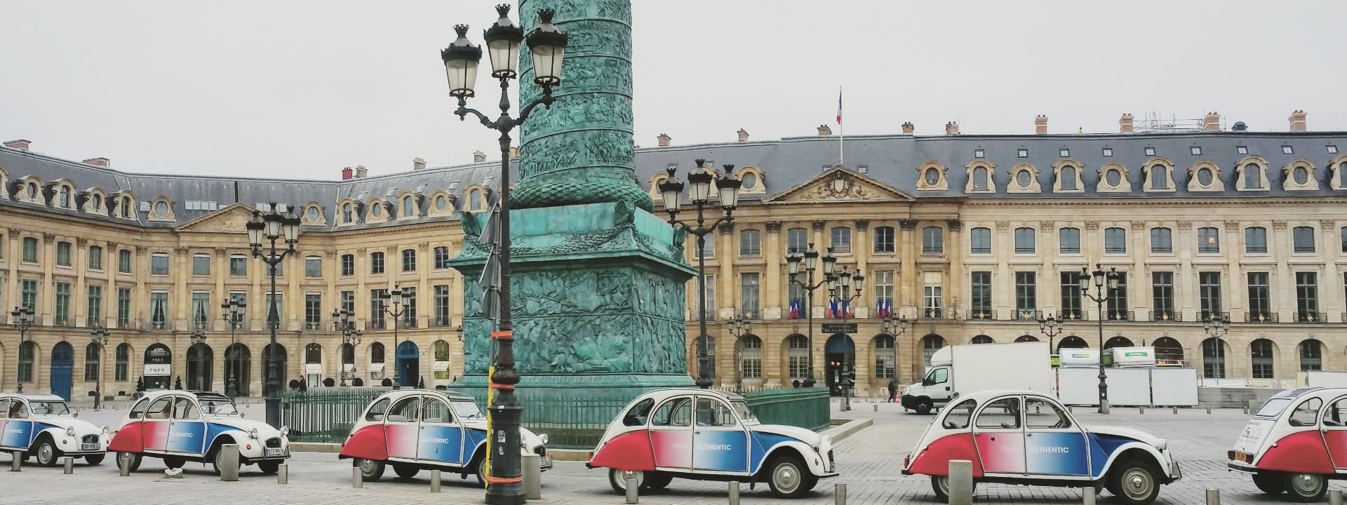 Paris Half-Day Private Vintage Car Tour - Image 1
