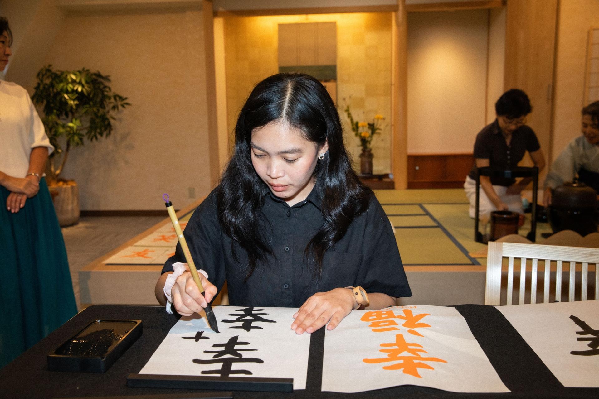 Tokyo Japanese Calligraphy Workshop in Asakusa - Thumbnail 5
