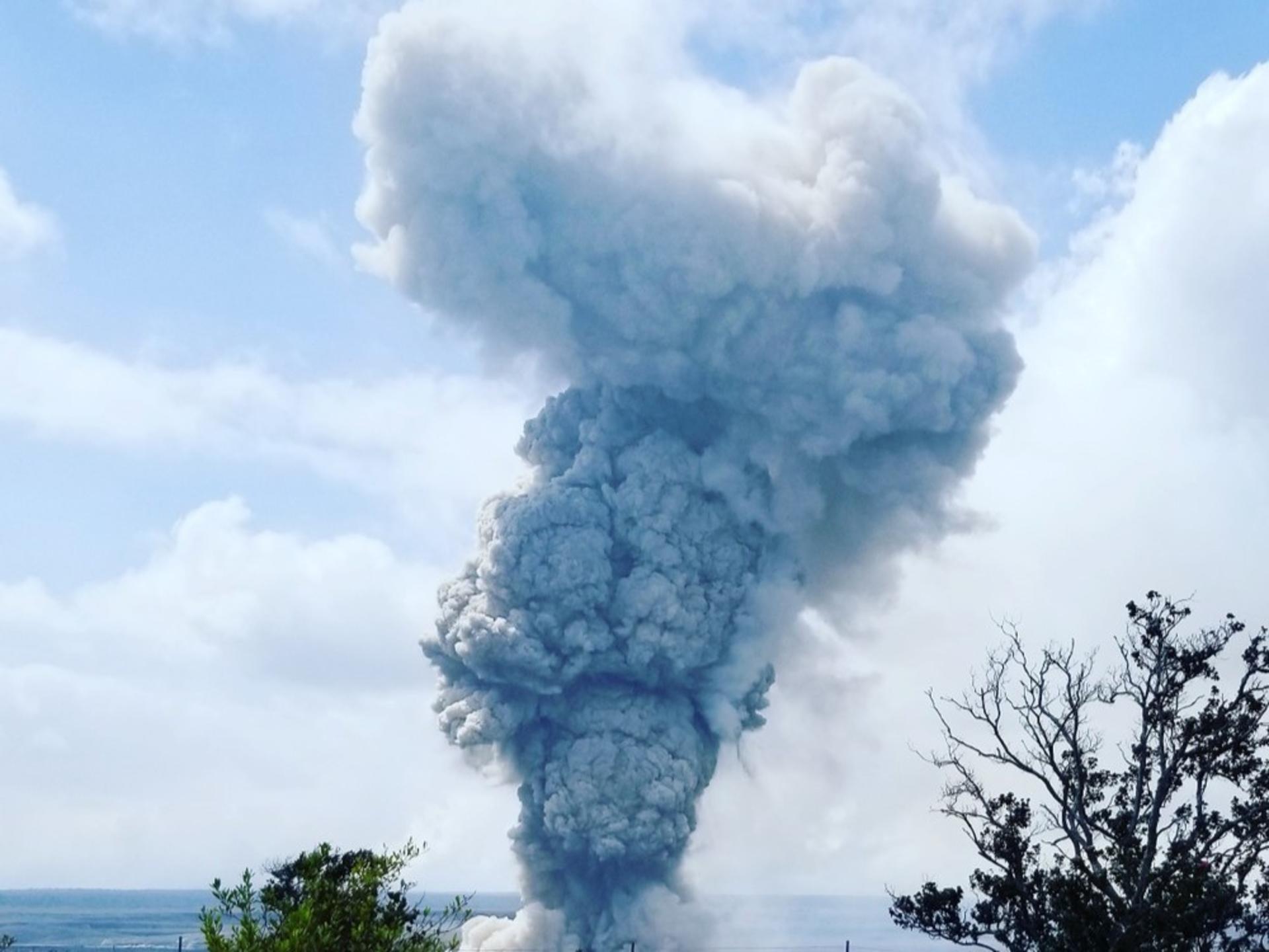 Adventure Hilo & Hawai‘i Volcanoes National Park - Thumbnail 2
