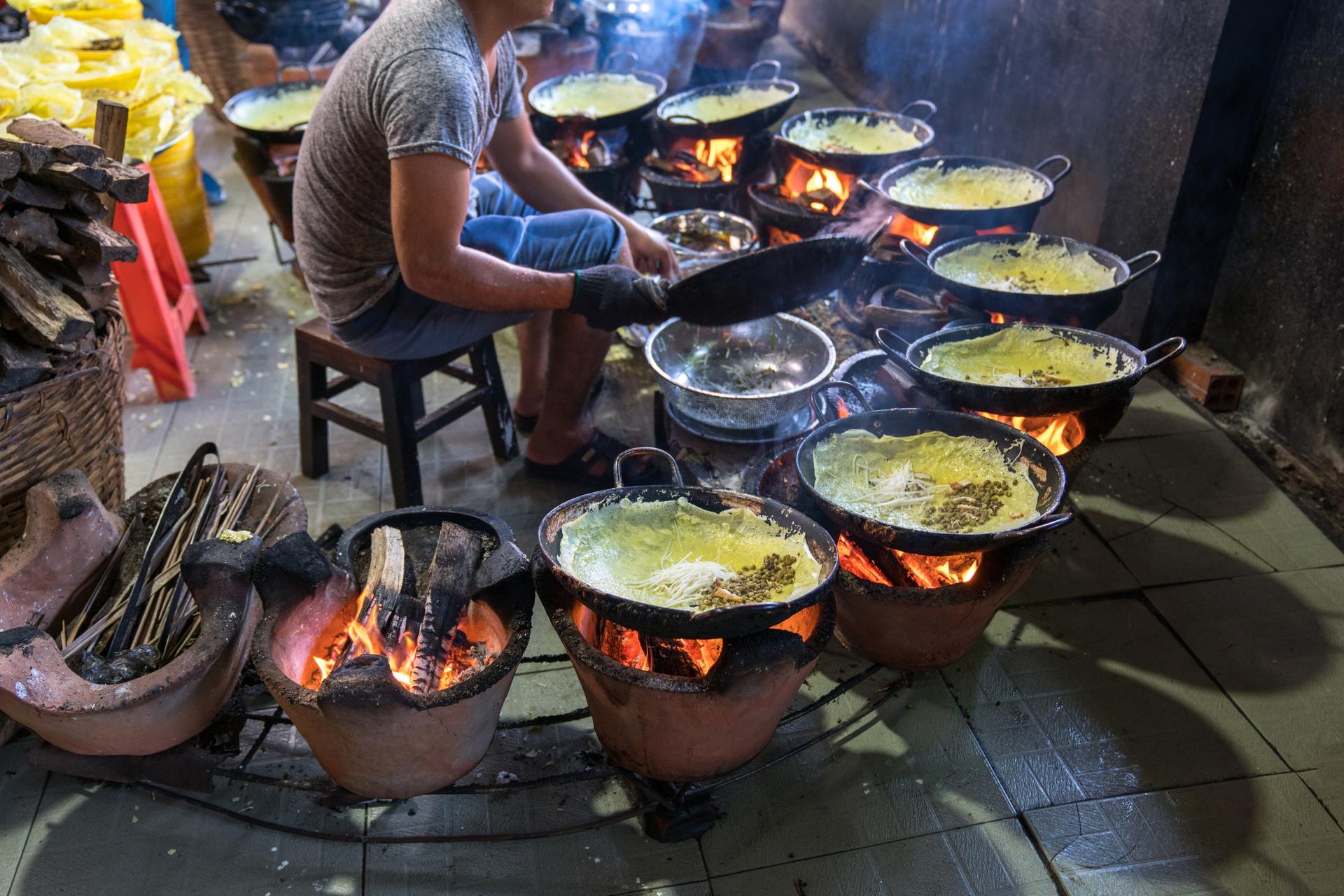 2-Hour Ho Chi Minh Street Food Guided Walking Tour - Thumbnail 3