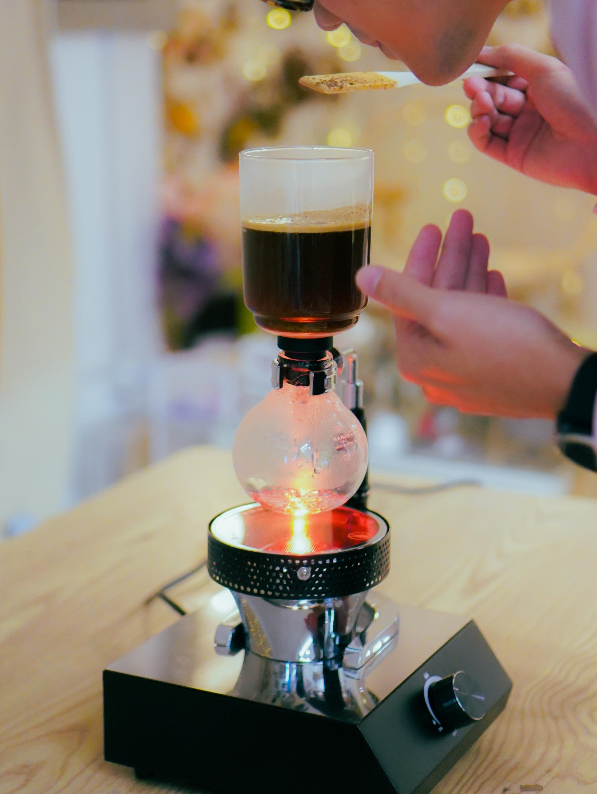 Brewing Specialty Coffee: Siphon Coffee & Introductory Coffee Knowledge Course - Image 1