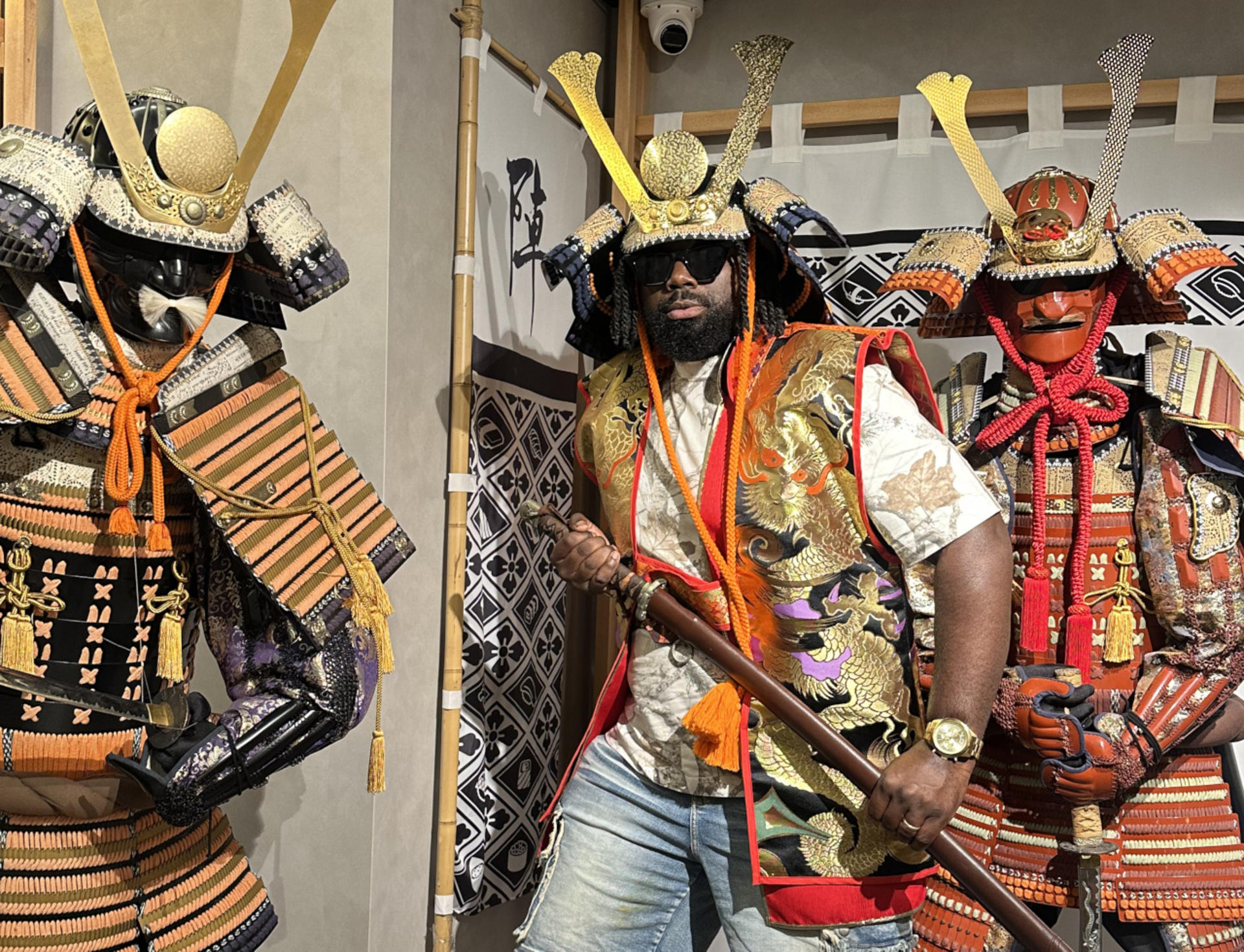 Luxury Samurai Sushi Dining Show in Asakusa Tokyo - Thumbnail 11
