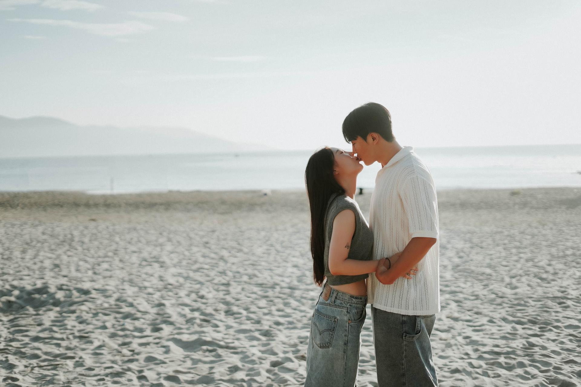 Da Nang: Beach Photoshoot with Professional Photographer - Image 1