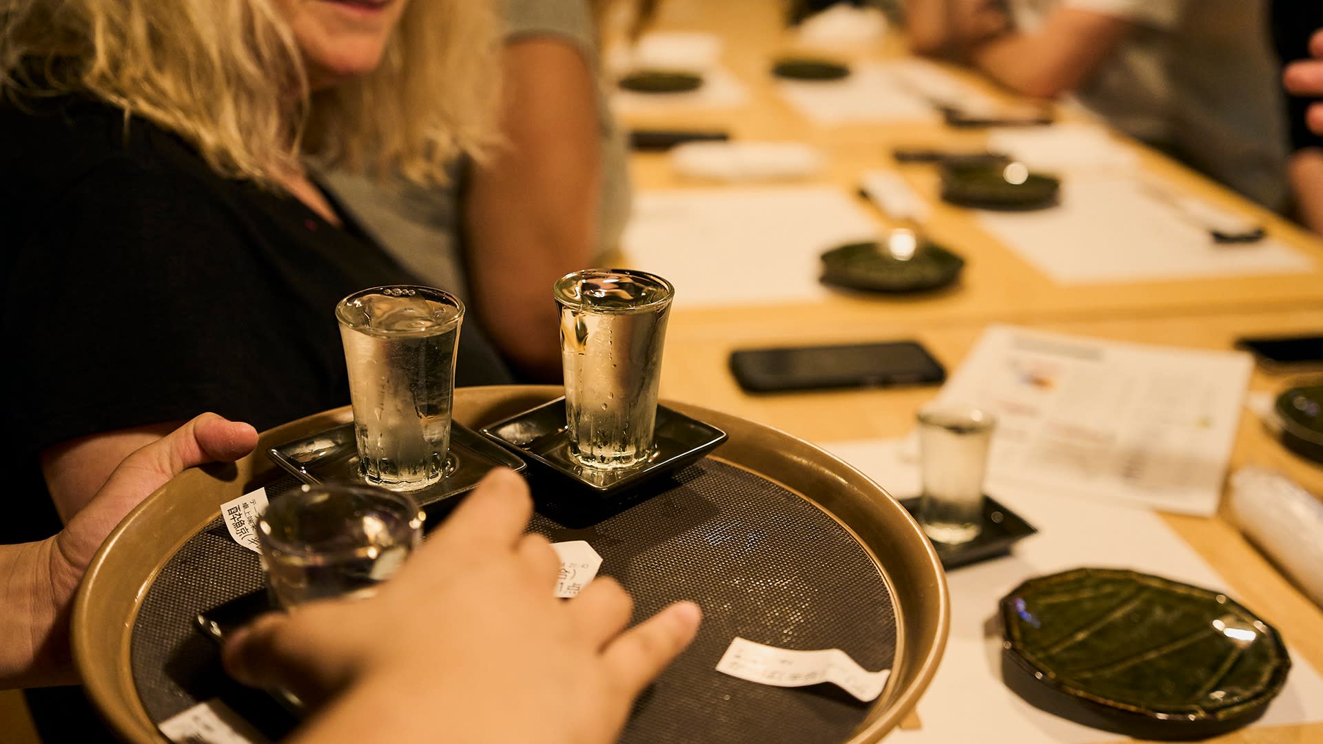 Osaka: Guided Food Tour with 12 Dishes and 2 Drinks - Thumbnail 3