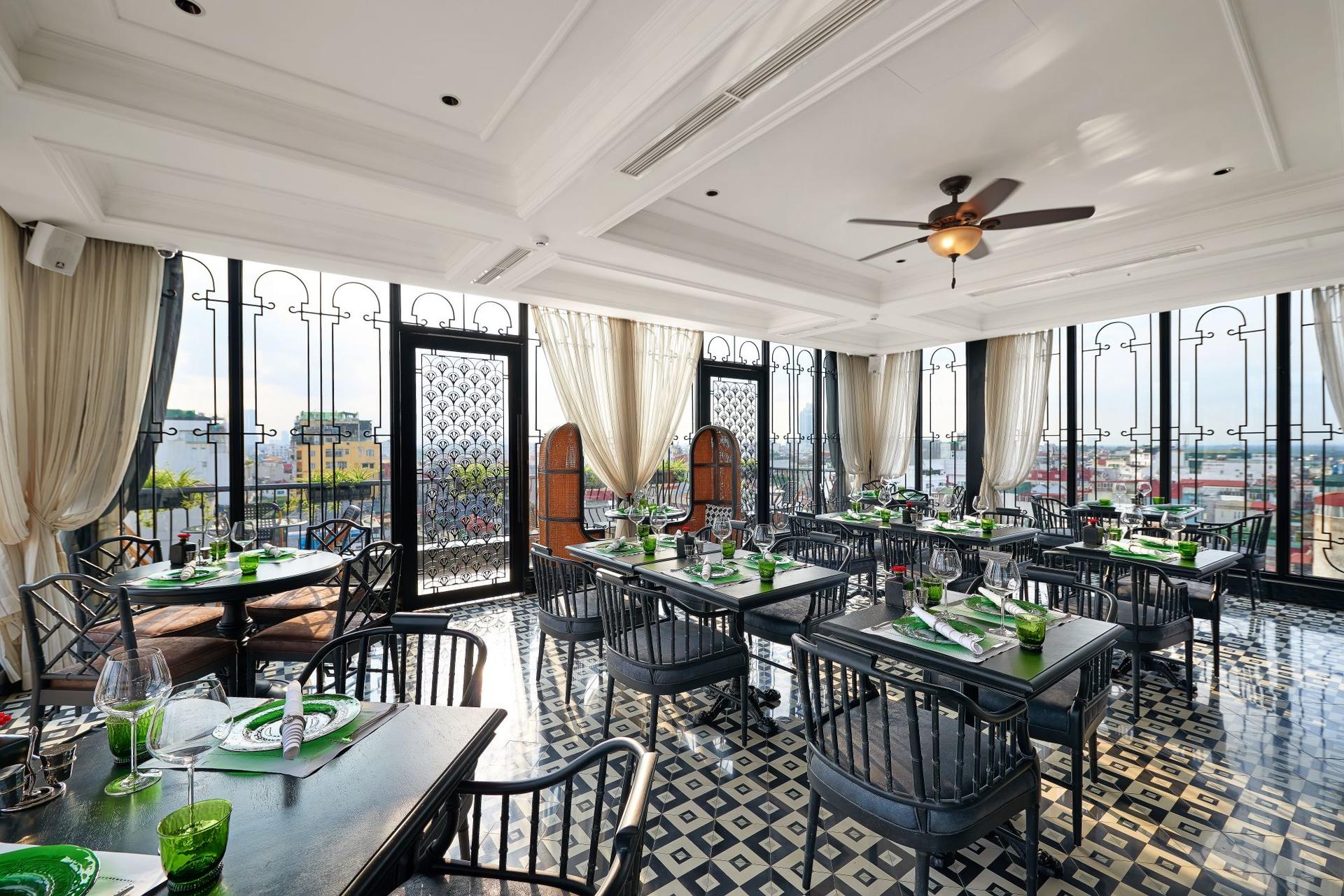Cloud Nine Fine Dining in Hanoi: Skyline Views & Vietnamese Cuisine - Image 1