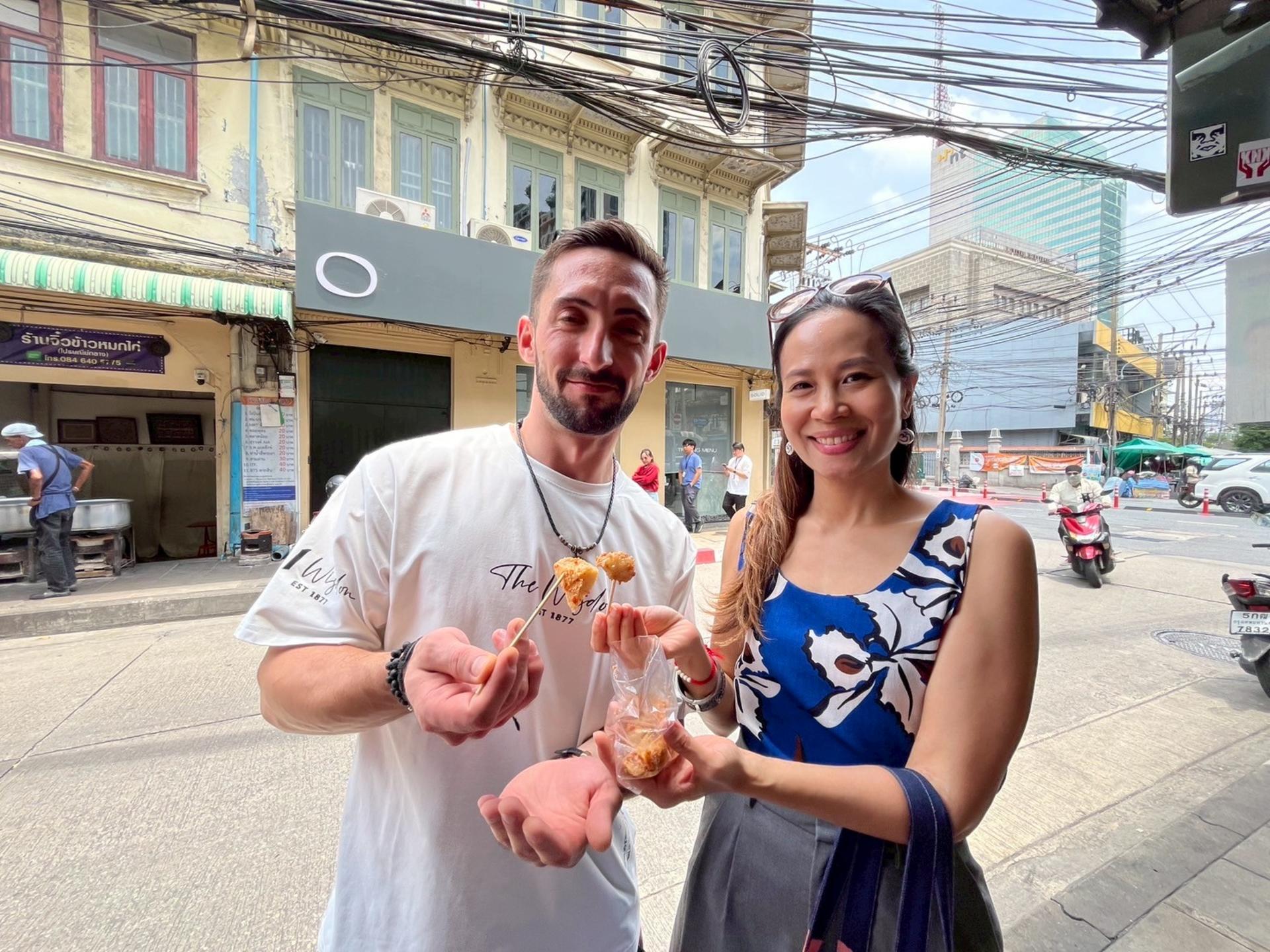Bang Rak Market Food Tasting & Culture Walking Tour - Thumbnail 3