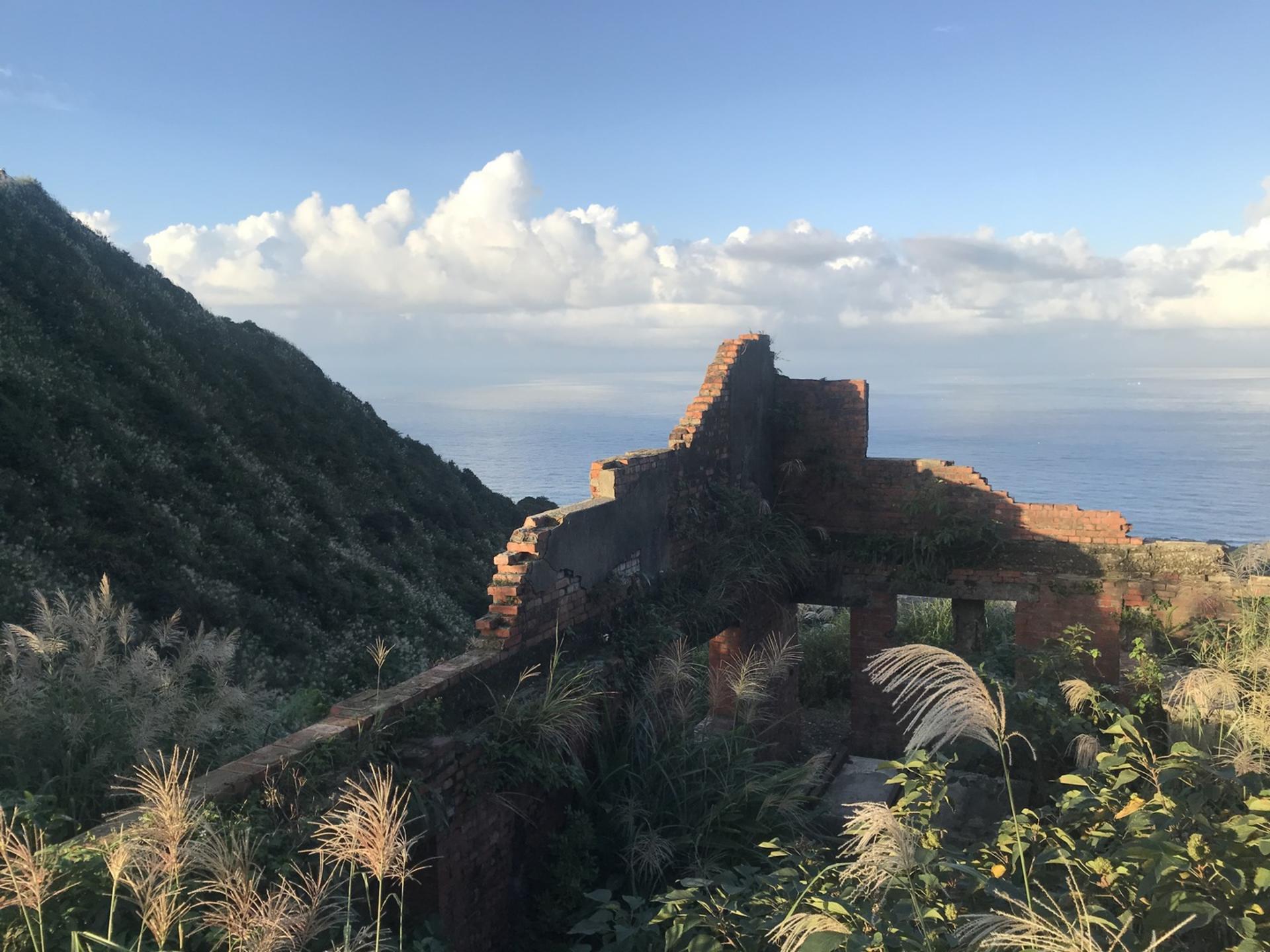 Jiufen Half-Day Tour: Golden Waterfall, Bo Shi Mountain, Shuinandong Yin Yang Sea, Jiufen Night View (Taipei Departure/Afternoon Start) - Thumbnail 5