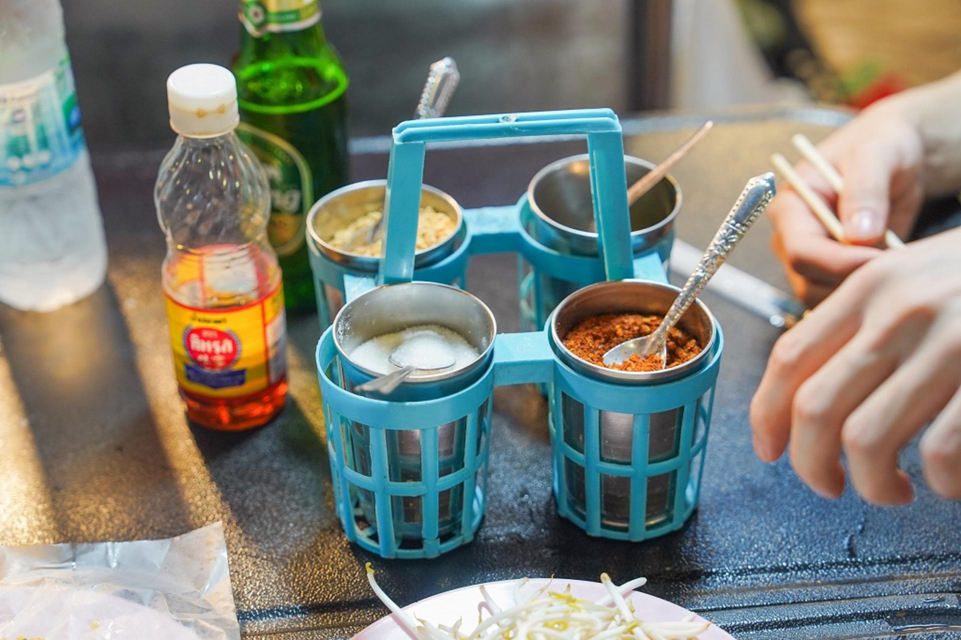 Bangkok Night Michelin Foodie Tour in China Town with 15+ Tastings - Thumbnail 25