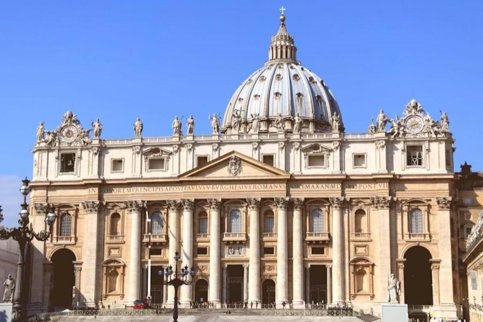 St. Peters Basilica Tour with Reserved Access in Rome - Image 1