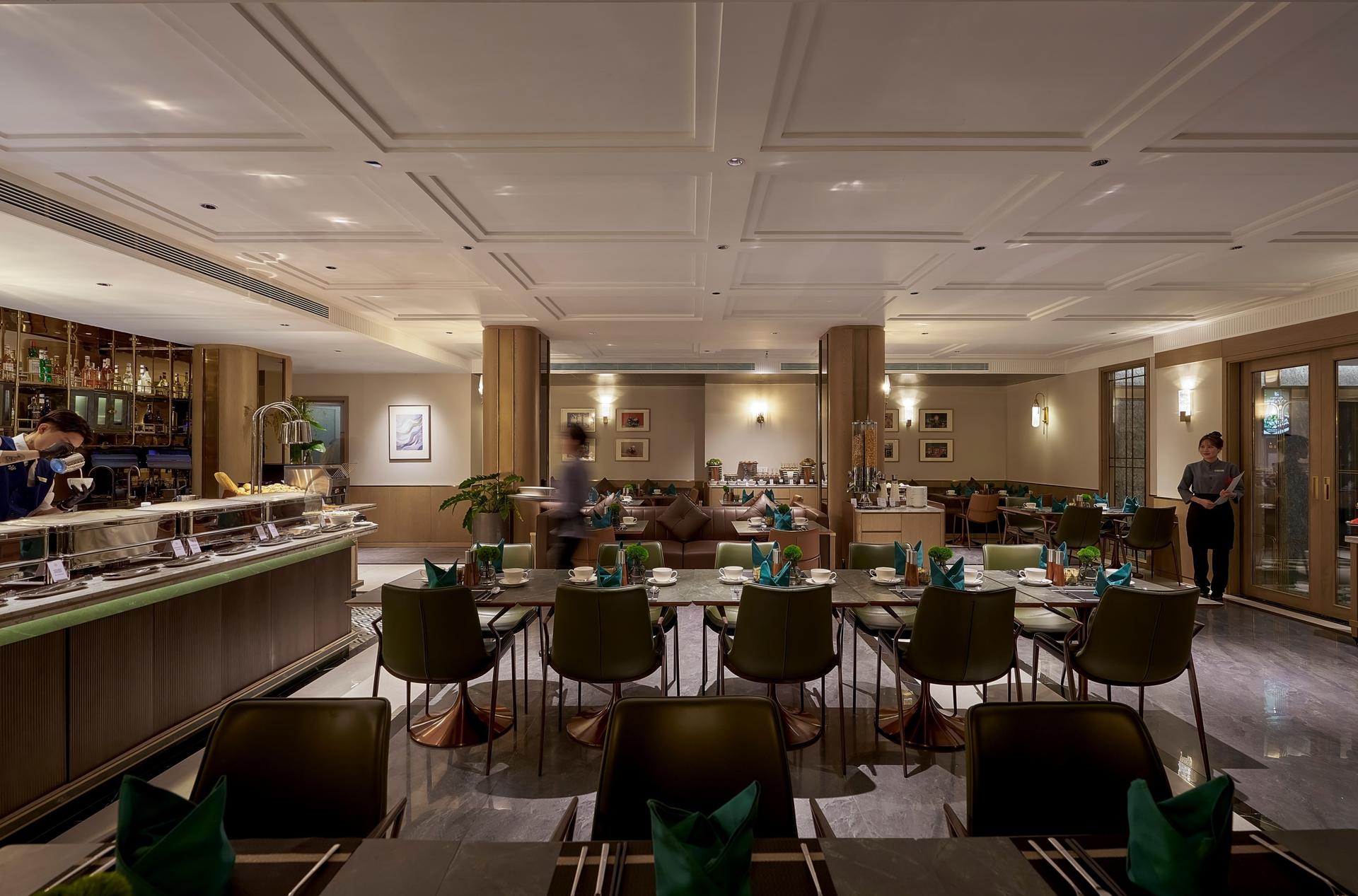 Klook x Link Bistro Saigon: Elegant Dinner Experience in the center  - Thumbnail 8