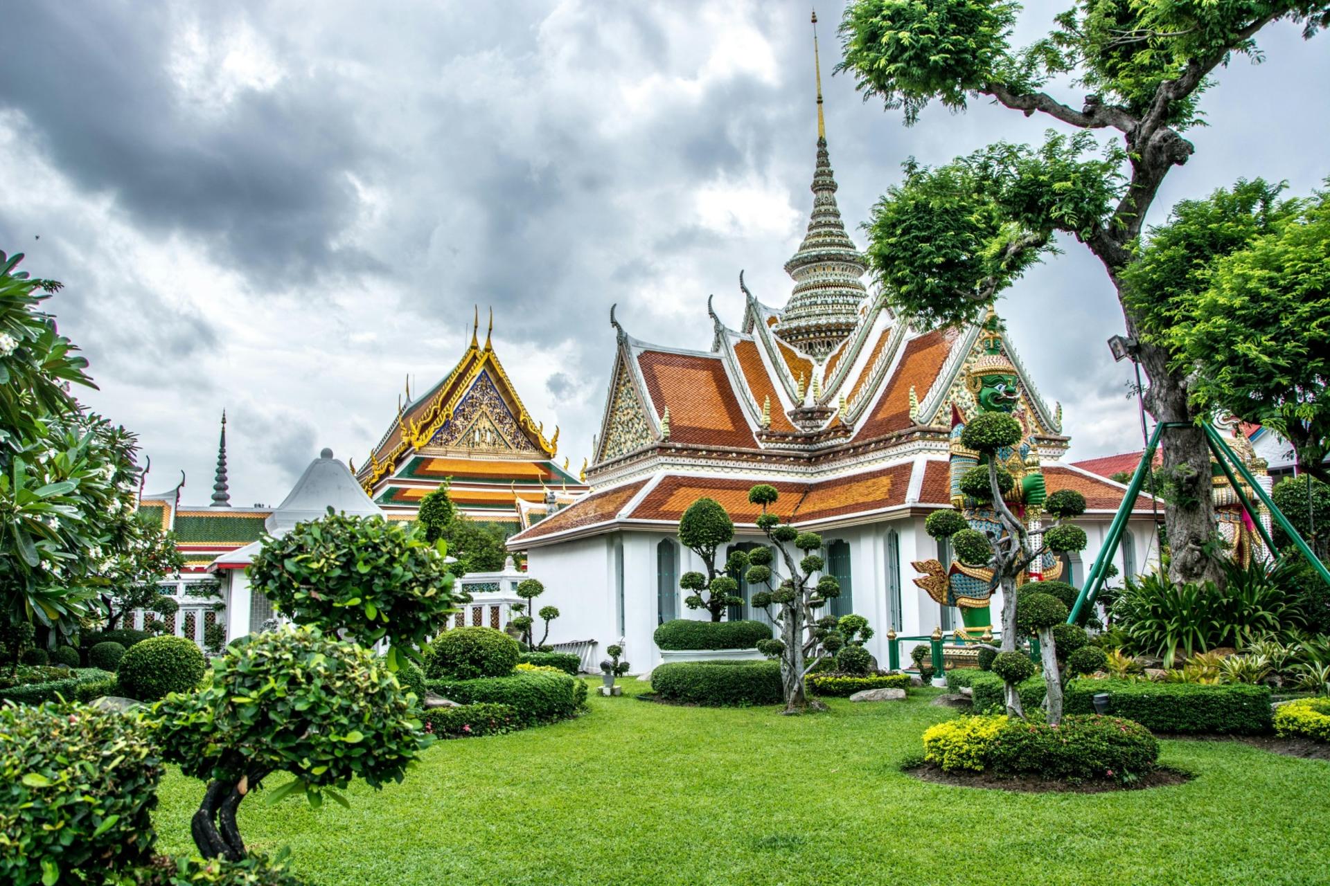Bangkok Grand Palace Wat Arun Half-Day Guided Tour with Boat - Thumbnail 2