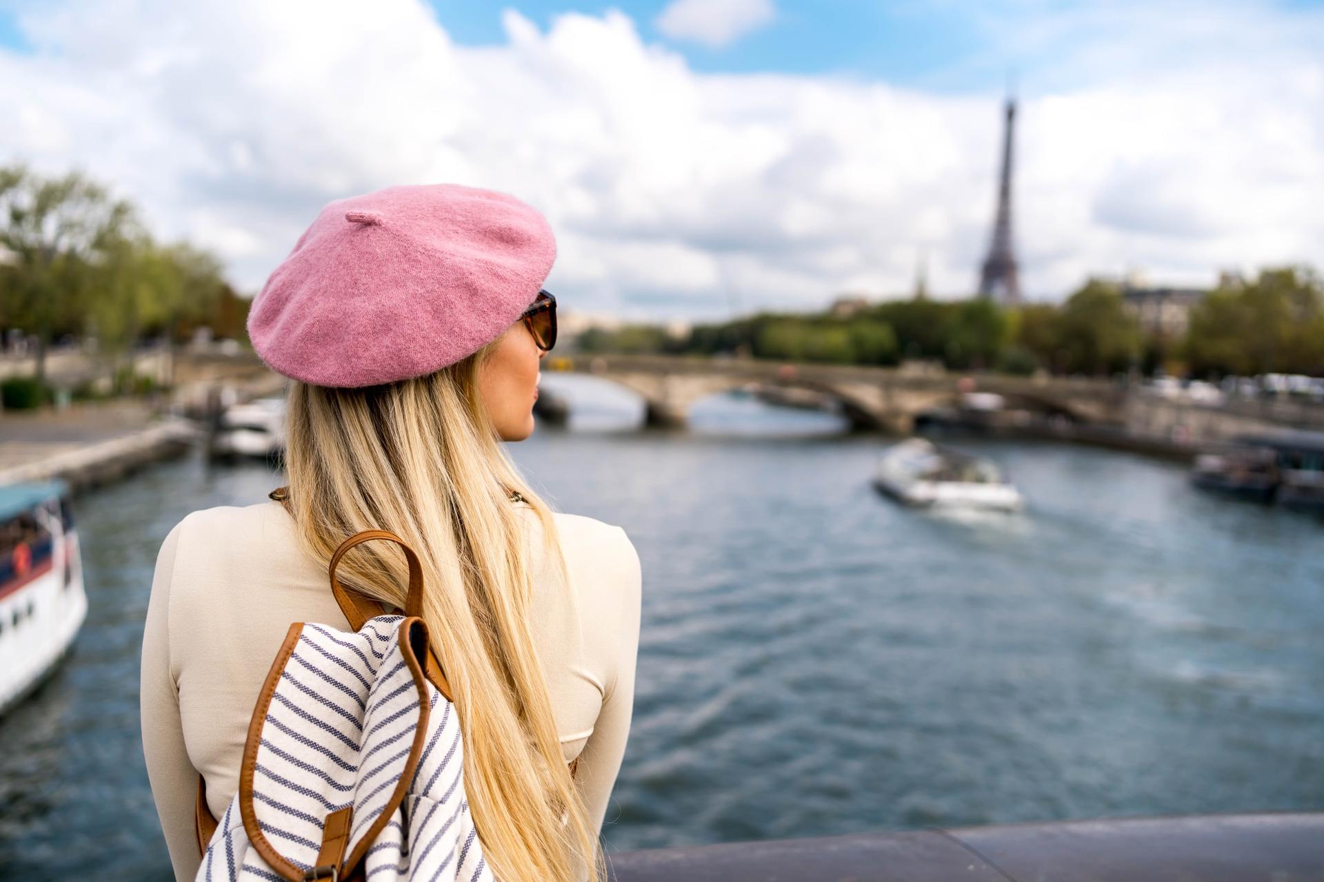 Eiffel Tower Photoshoot - Thumbnail 2