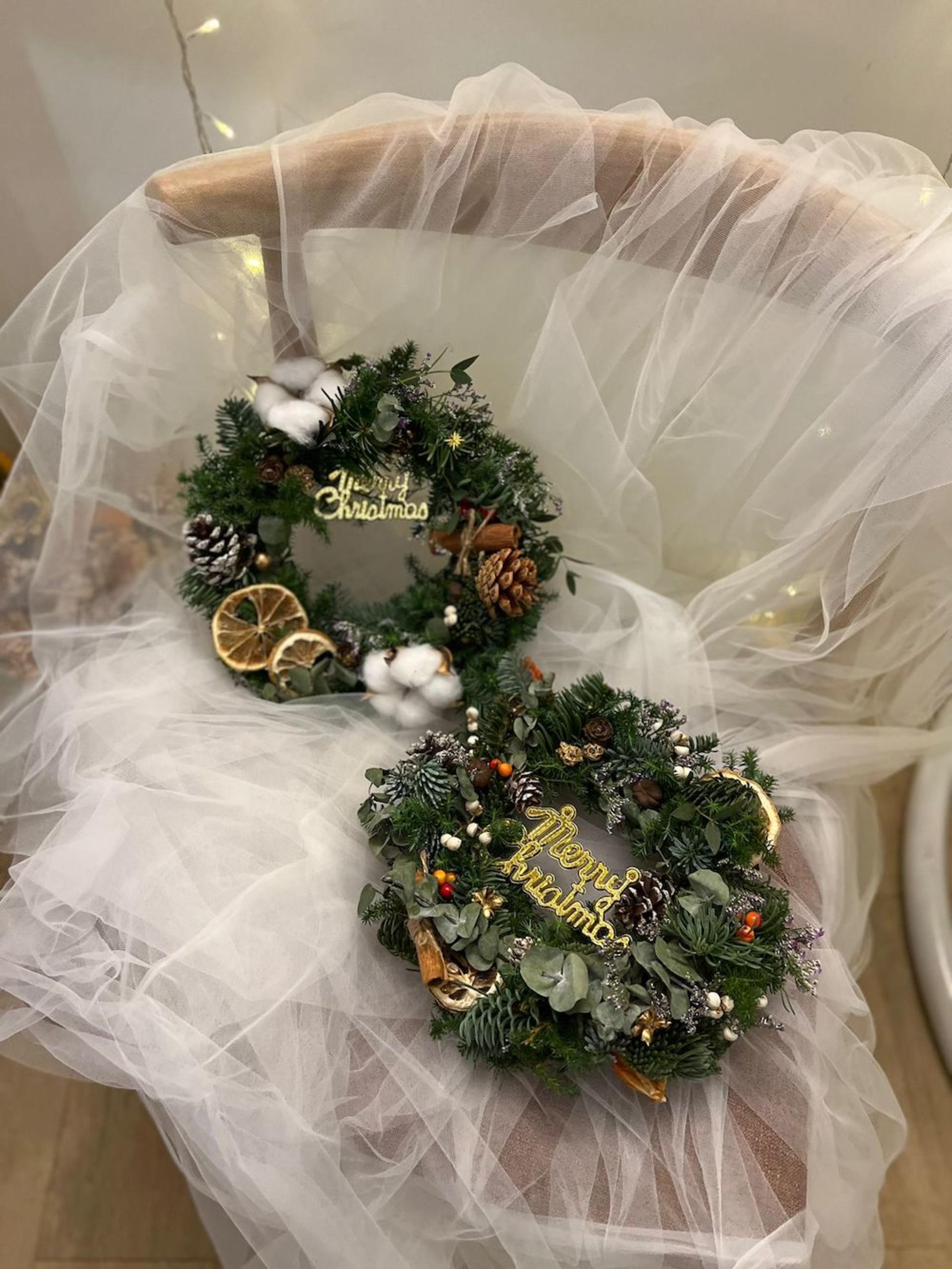 Myosotis Flower Christmas Wreath Workshop - Thumbnail 7