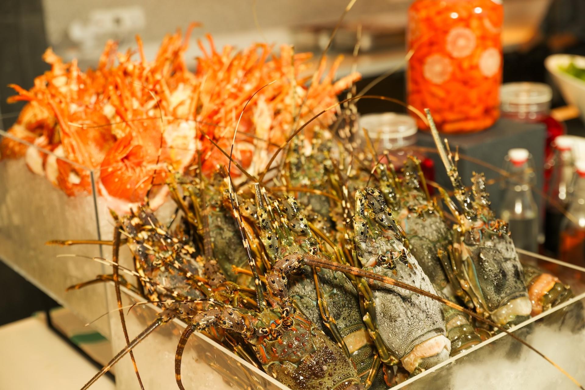 [Hyatt Regency Nha Trang] Lobster and Seafood BBQ Buffet Dinner  - Thumbnail 6