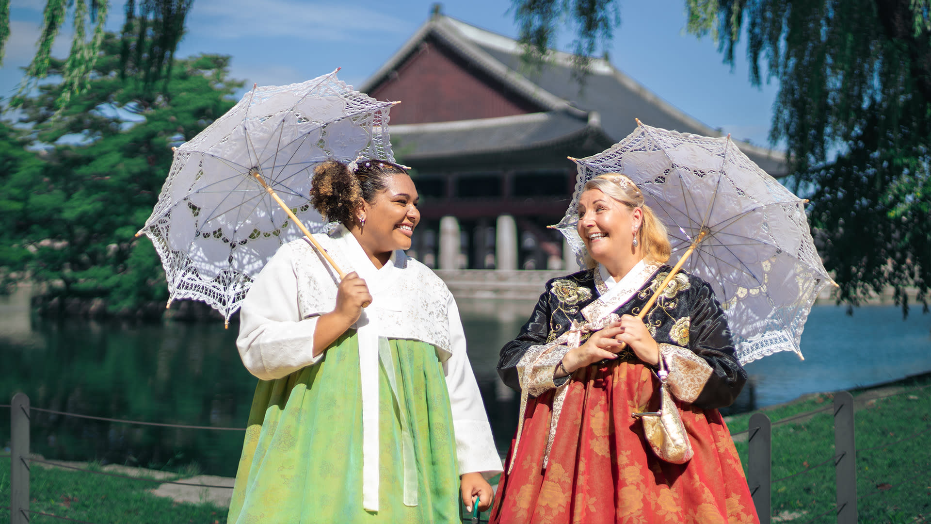 [Daehan Hanbok] Gyeongbokgung Hanbok Rental & Photoshoot Experience - Thumbnail 27