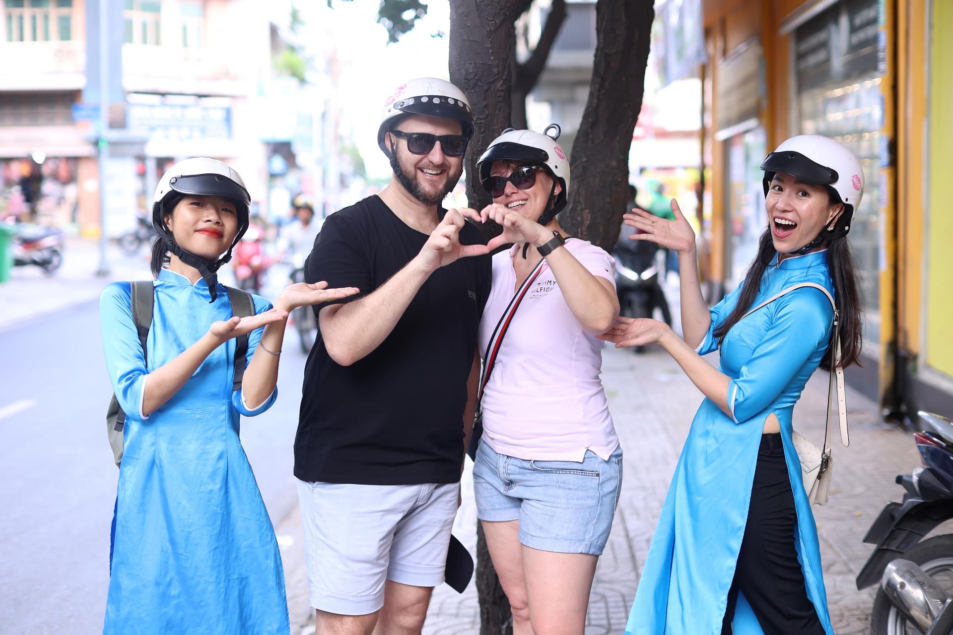 Ho Chi Minh City Motorbike City Tour with Aodai Rider - Thumbnail 35