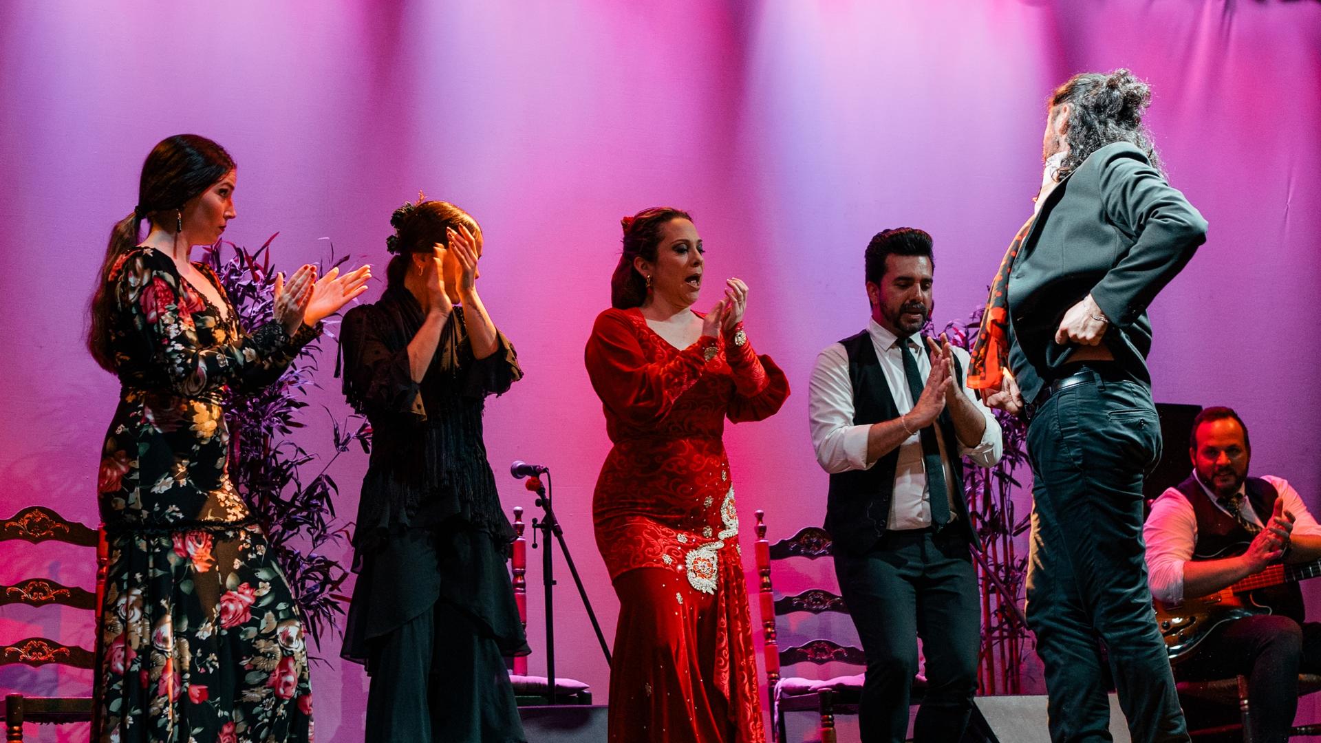 Flamenco Show Ticket at City Hall Theatre in Barcelona - Thumbnail 3
