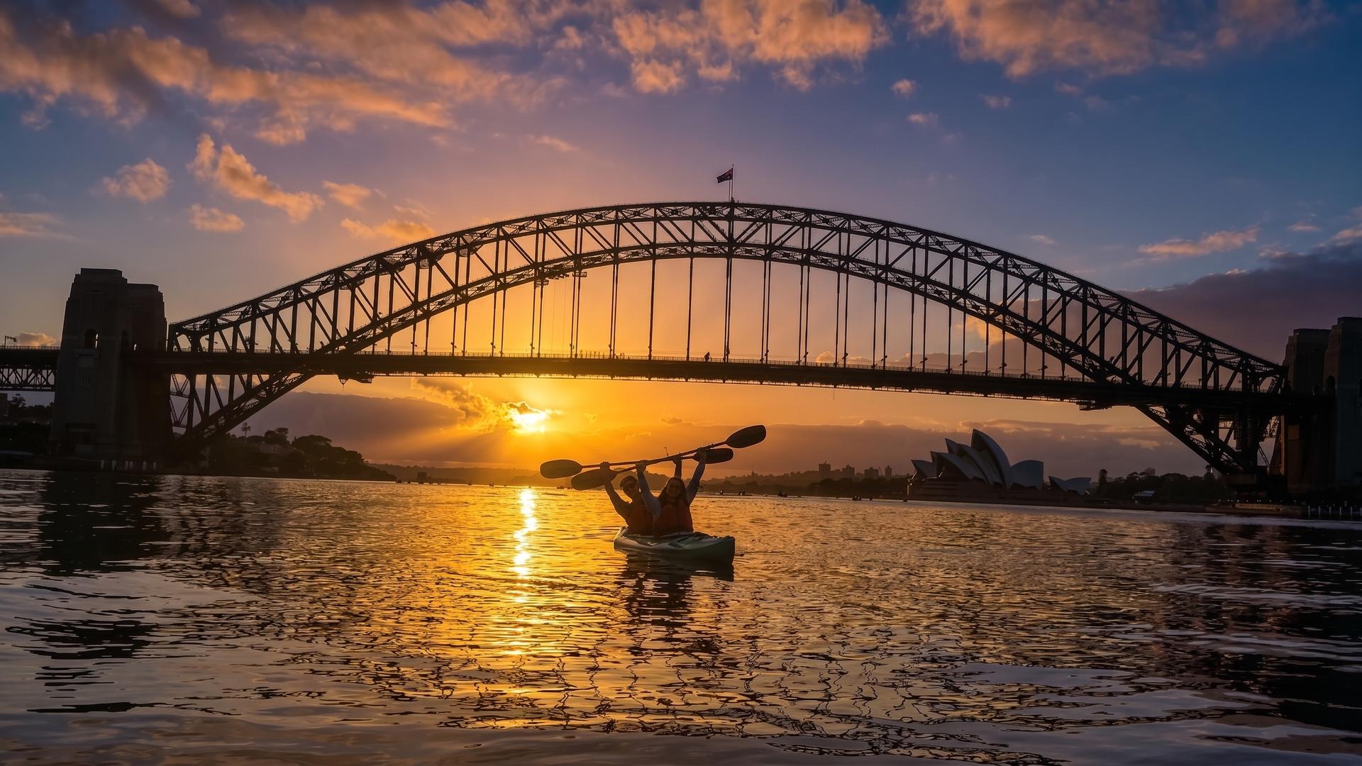 Sydney Sunrise Small-Group Kayak Tour: Harbour Bridge, Opera House - Thumbnail 2