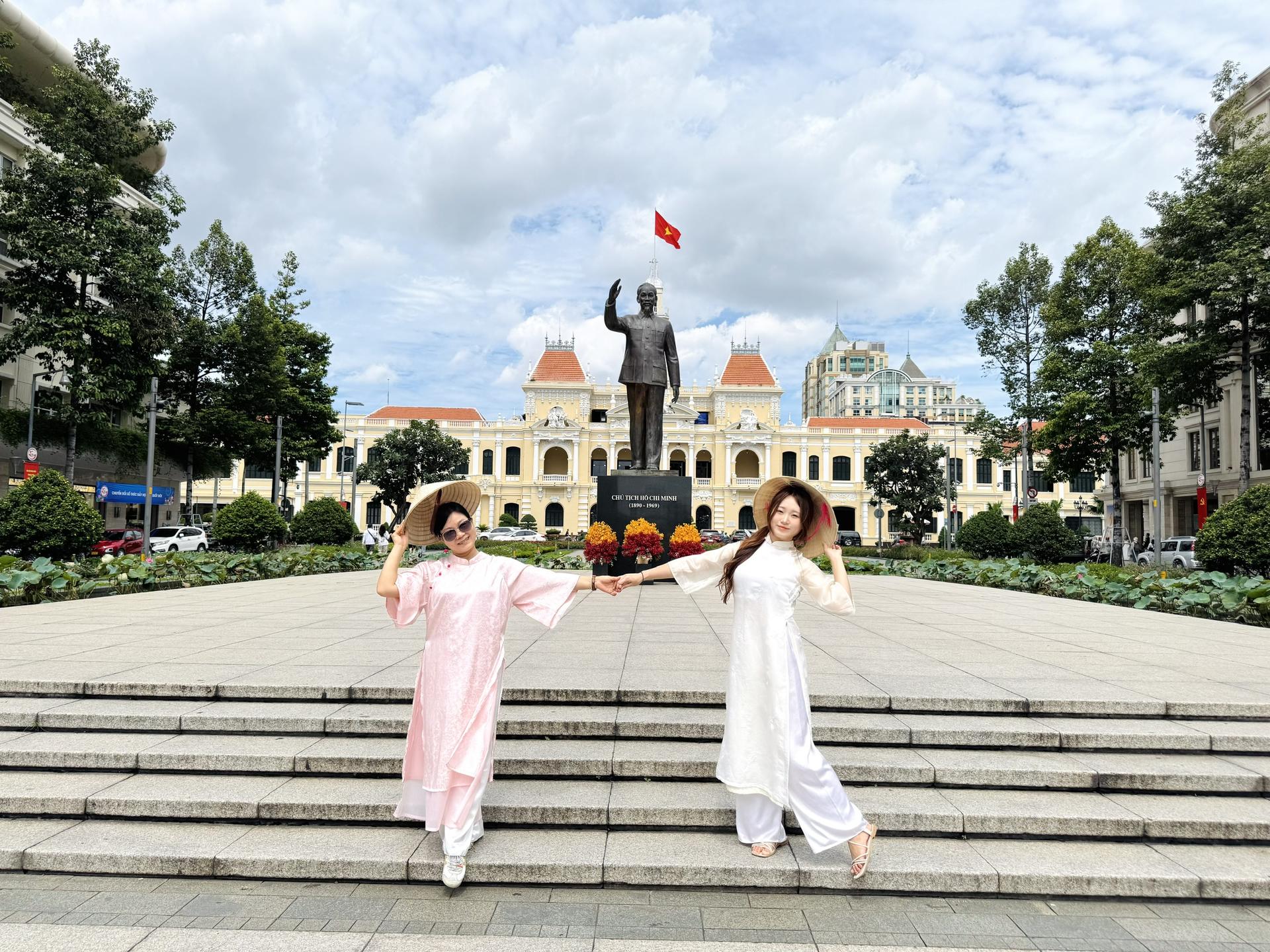 Tour Guide Service in Ho Chi Minh City - Thumbnail 6