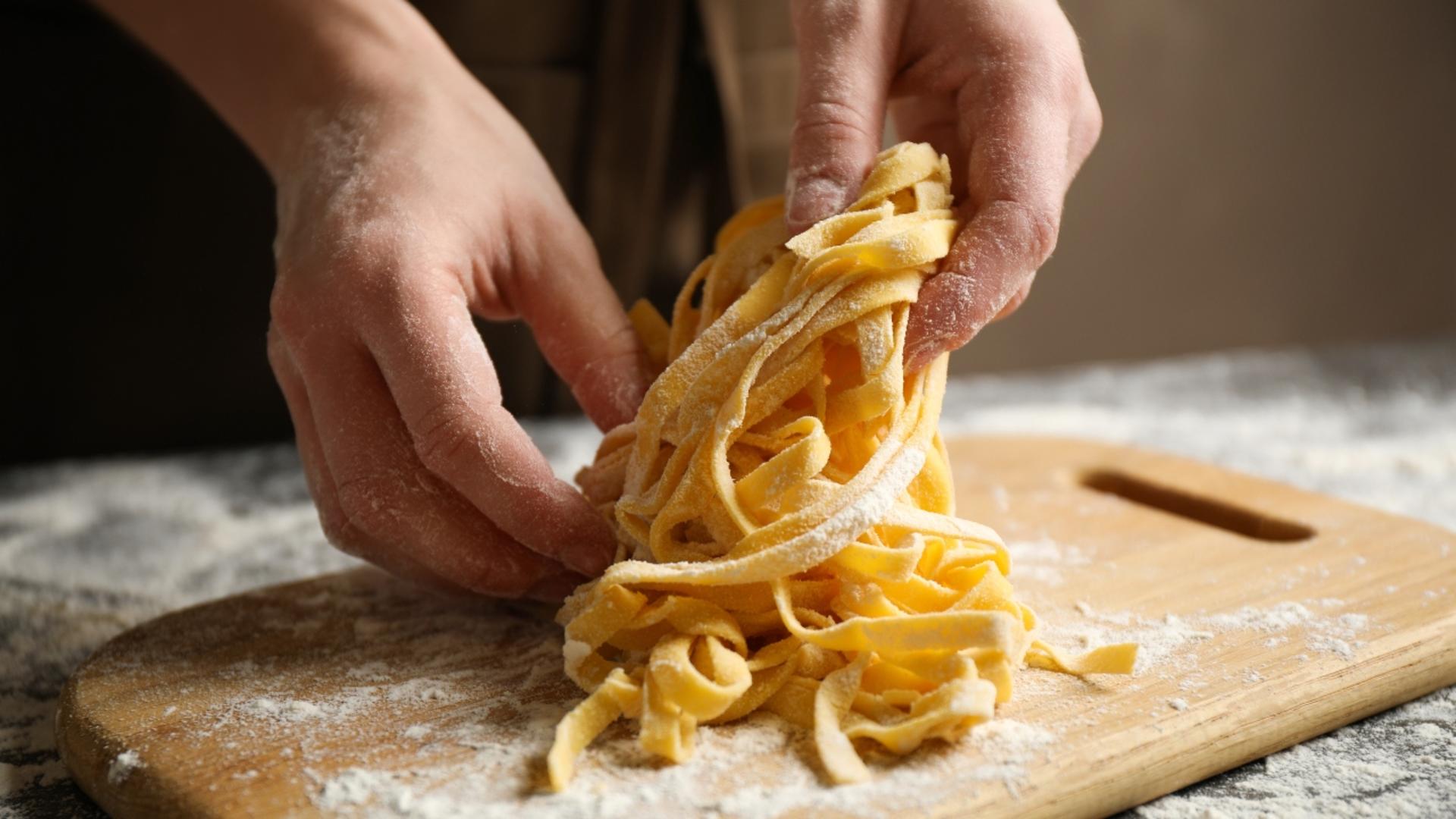 Pasta and tiramisu cooking class in Milan - Thumbnail 3
