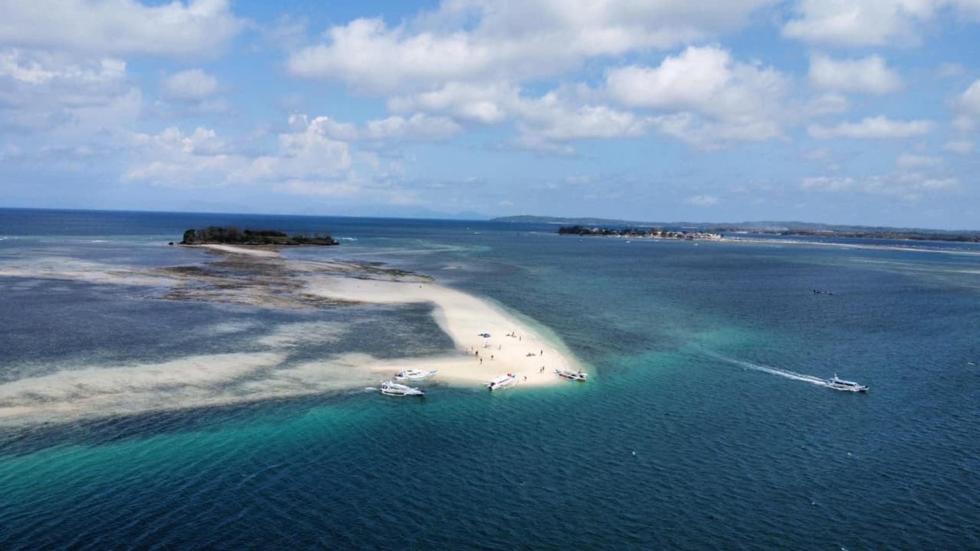 Lombok Pink Beach & Gili Islands Full-Day Private Tour - Thumbnail 3