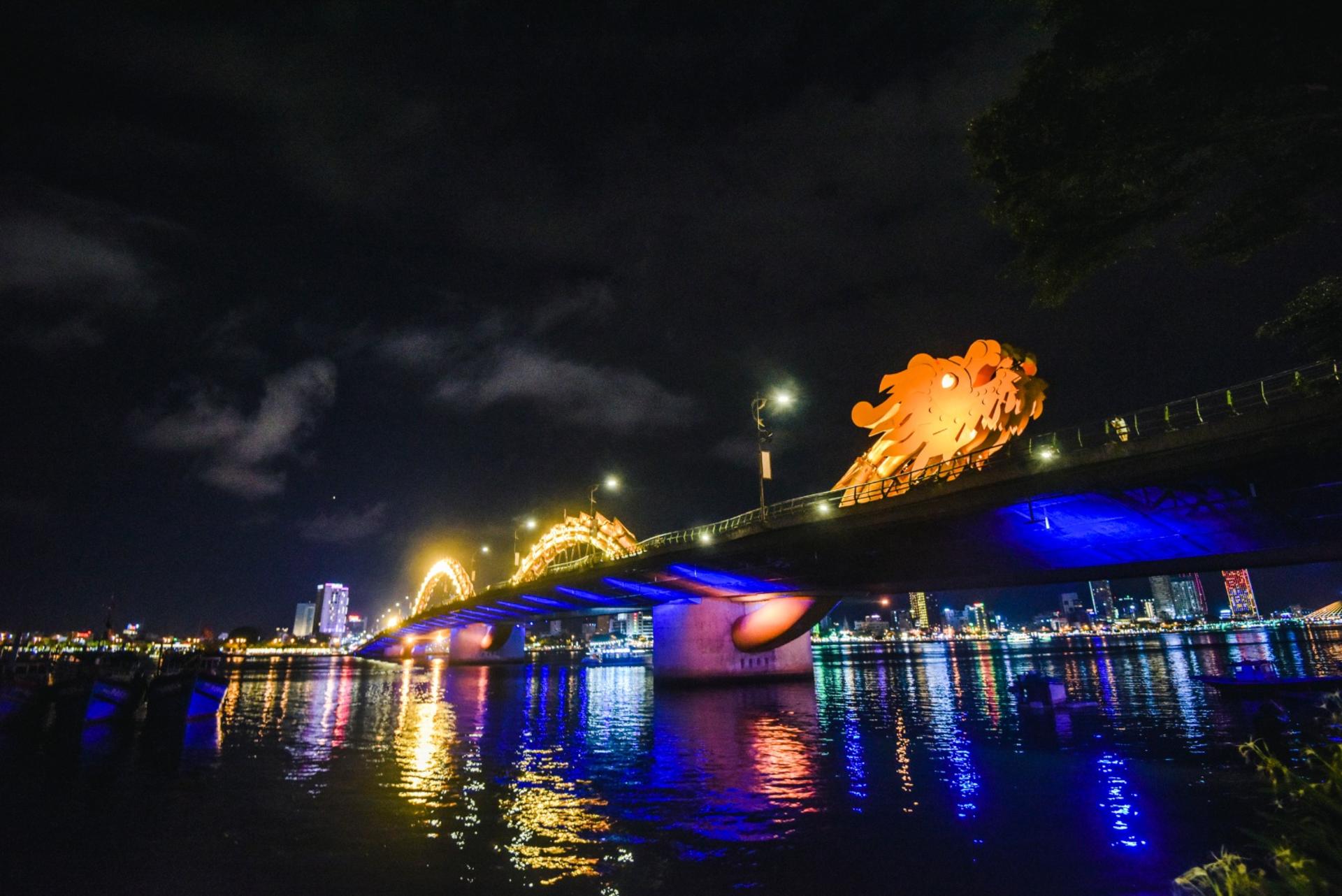 Food and Sightseeing Night Tour with Aodai Rider in Da Nang - Thumbnail 2