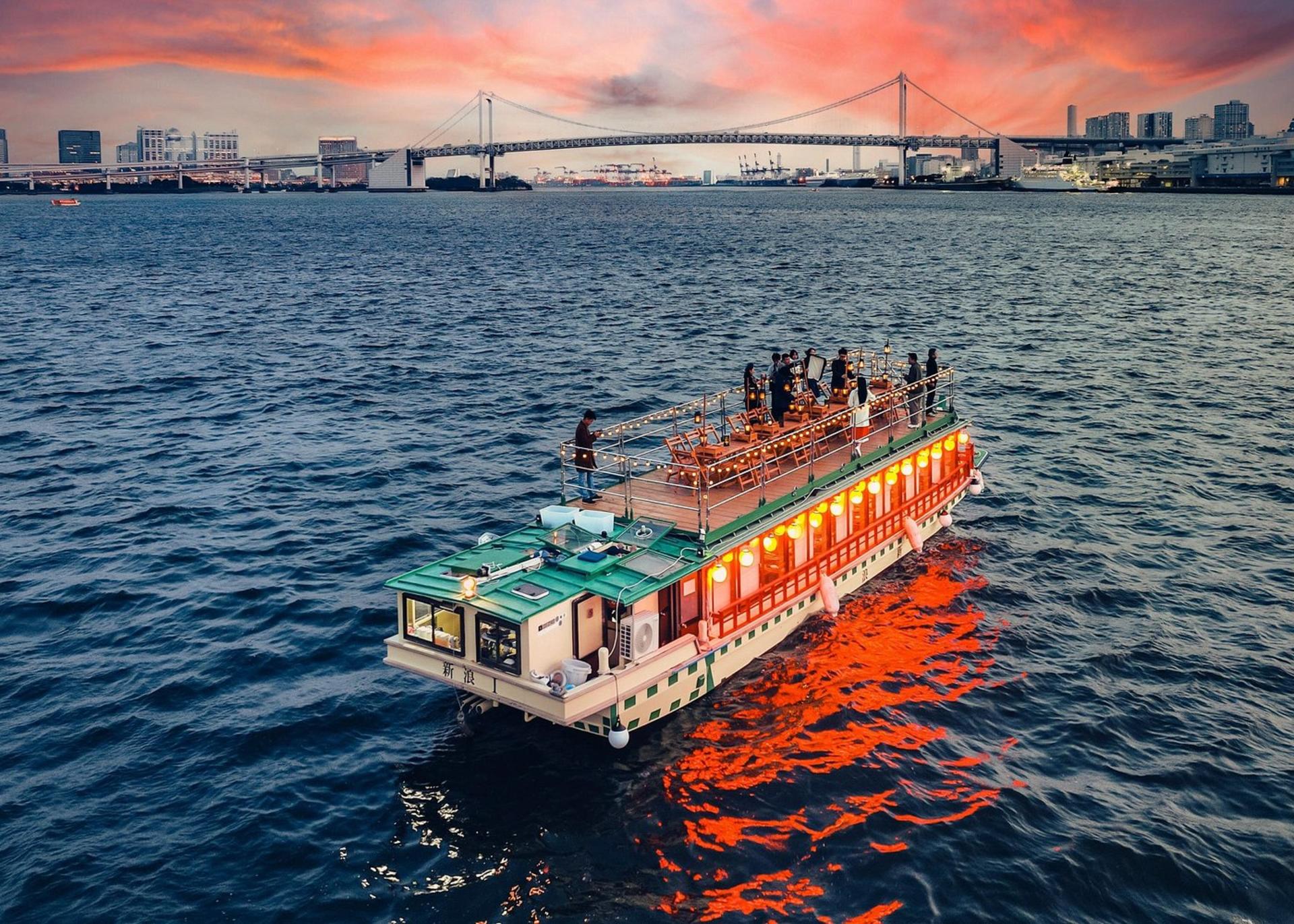 Tokyo Cherry Blossom Themed Tea Ceremony Houseboat Experience: Shamisen Performance & Cultural Show & All-You-Can-Drink - Thumbnail 7