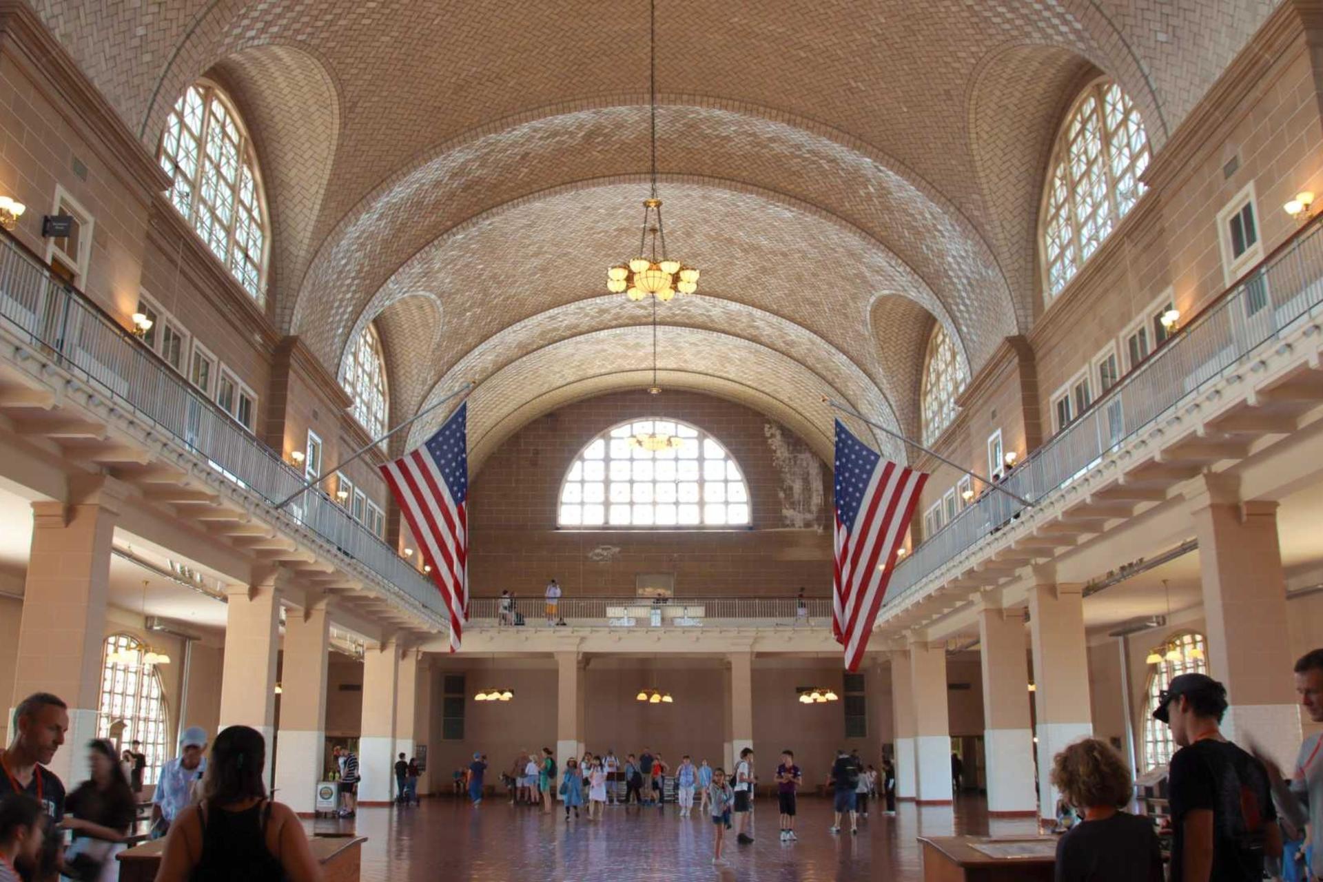 New York Statue of Liberty and Ellis Island Walking Tour - Thumbnail 9