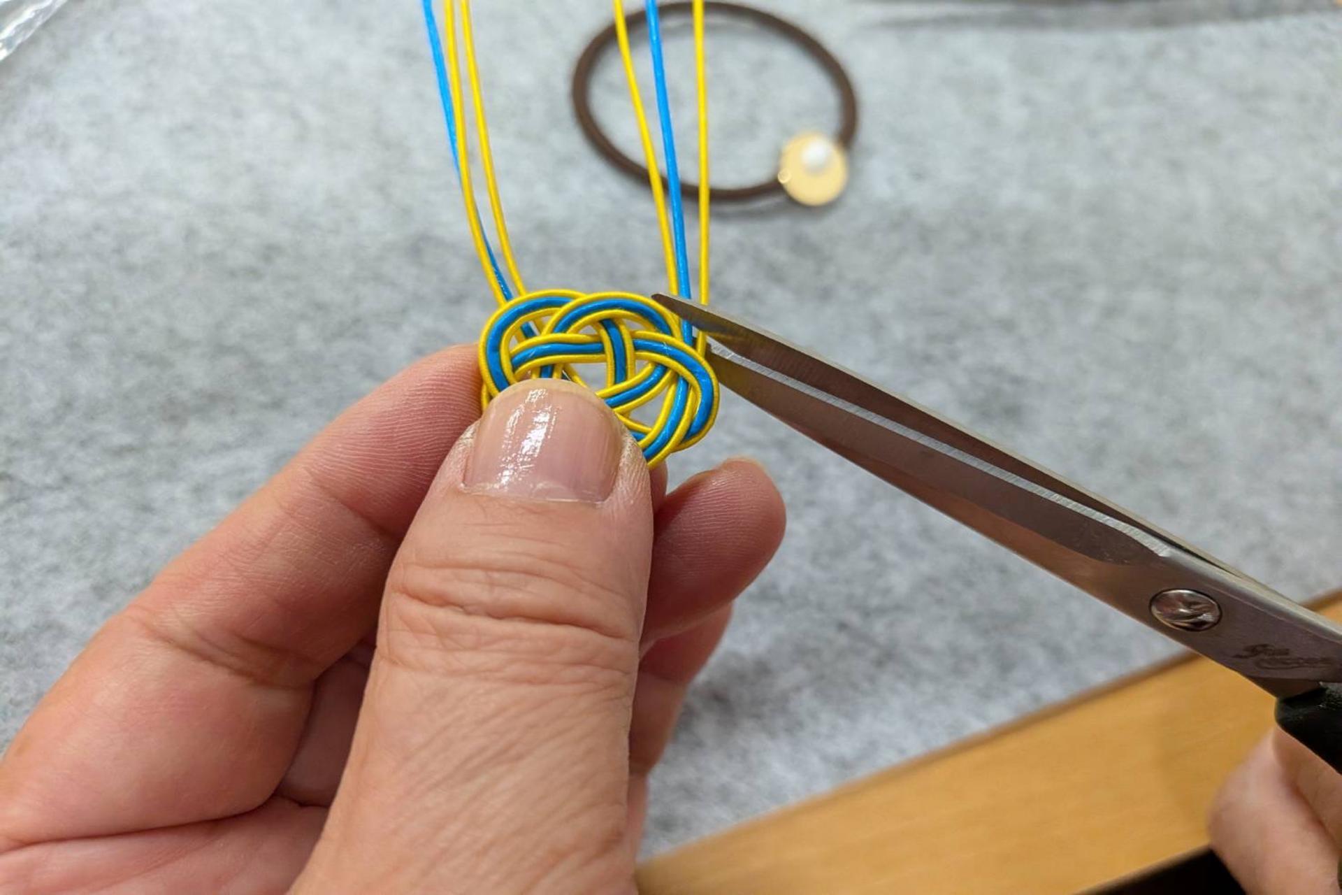 Tokyo: Mizuhiki Knot Tying Experience in Ginza - Thumbnail 6