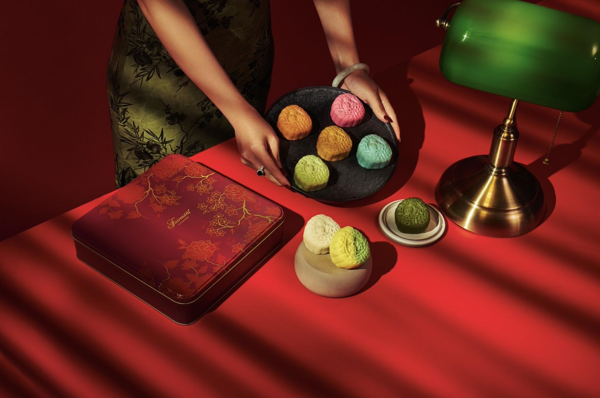 Fairmont Singapore Mid-Autumn Mooncakes - Thumbnail 4