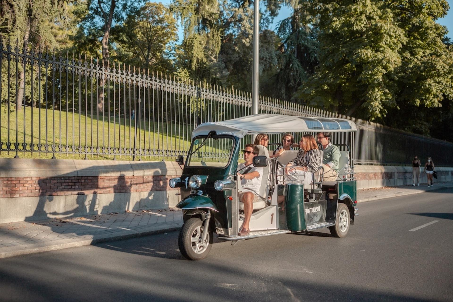 Tuk Tuk tour in Madrid - Thumbnail 11
