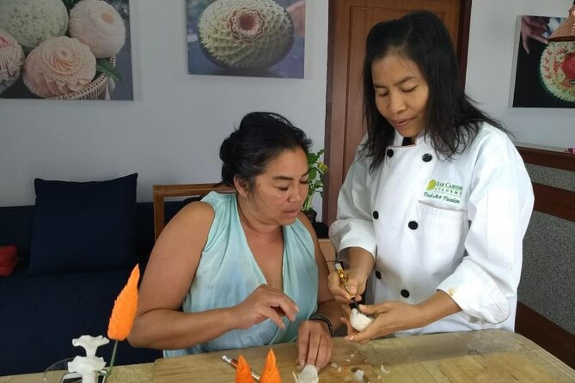 Traditional Thai Fruit and Vegetable Carving Class - Thumbnail 18