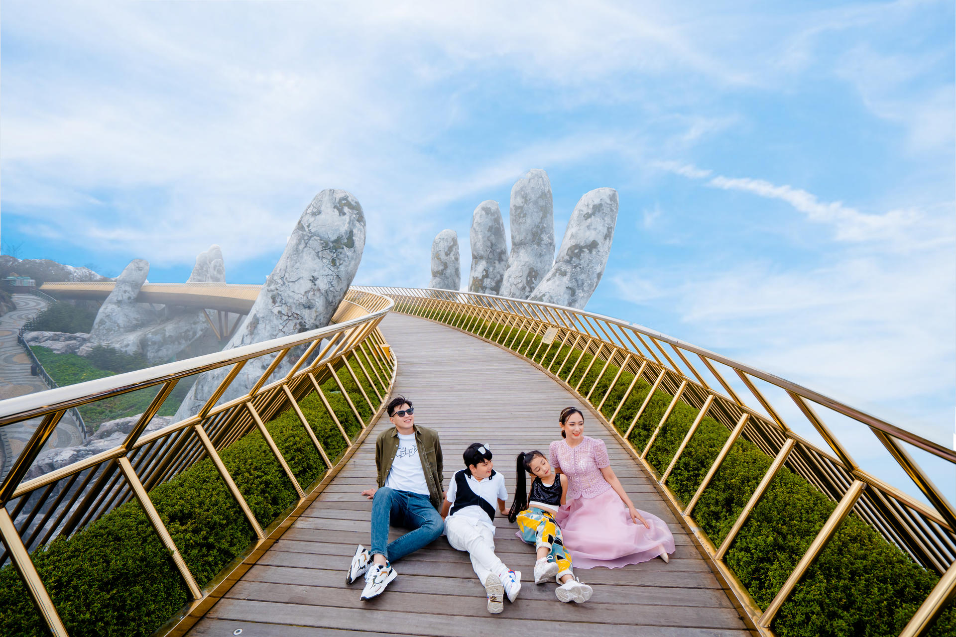 [Muslim Friendly] Sun World Ba Na Hills Day Tour with Halal Buffet  - Thumbnail 11