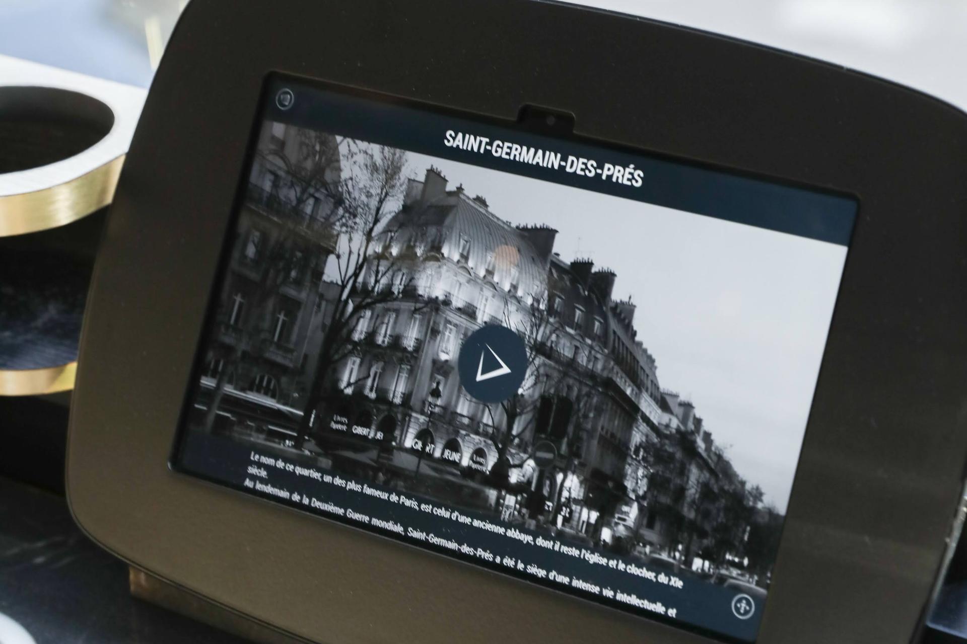 Saint-Germain 1920 Bus Dining and Sightseeing Experience in Paris - Thumbnail 6