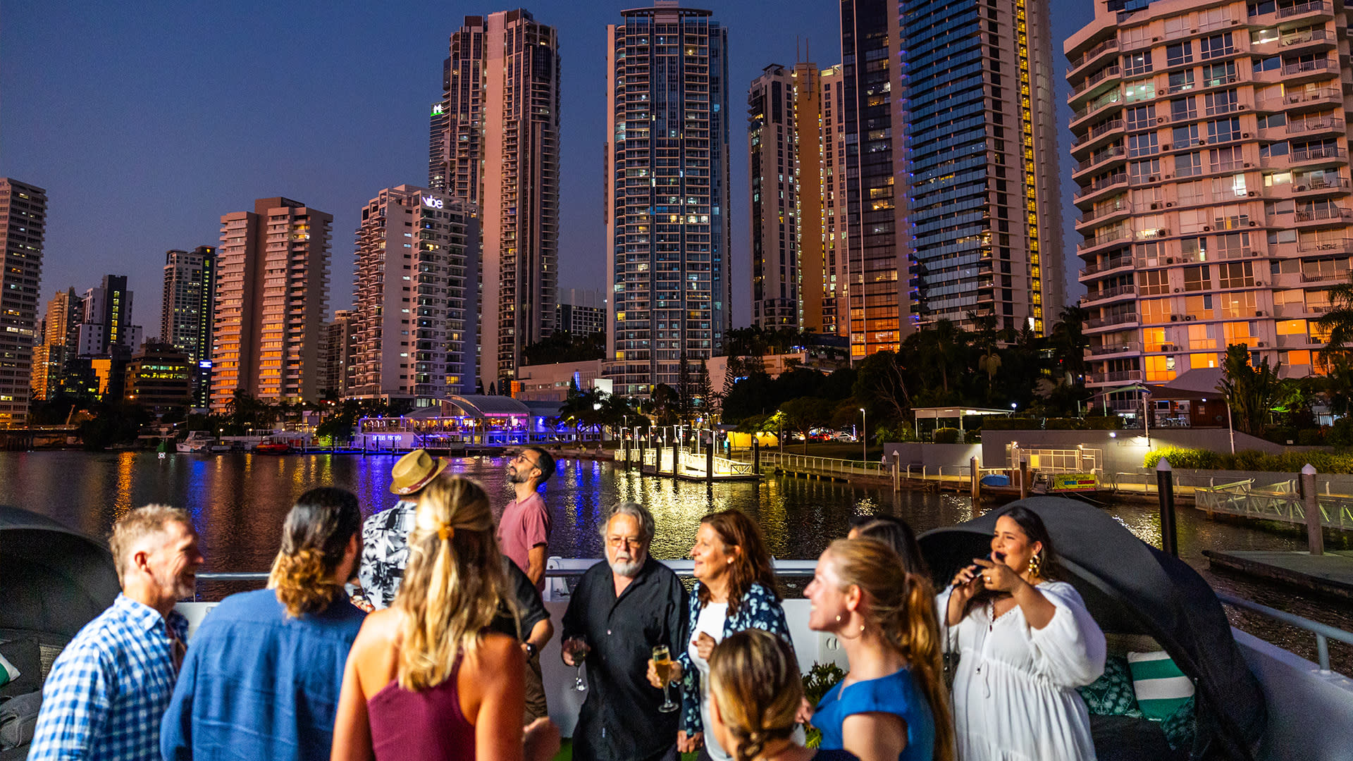 Sightseeing Dinner Cruise in the Gold Coast - Thumbnail 5