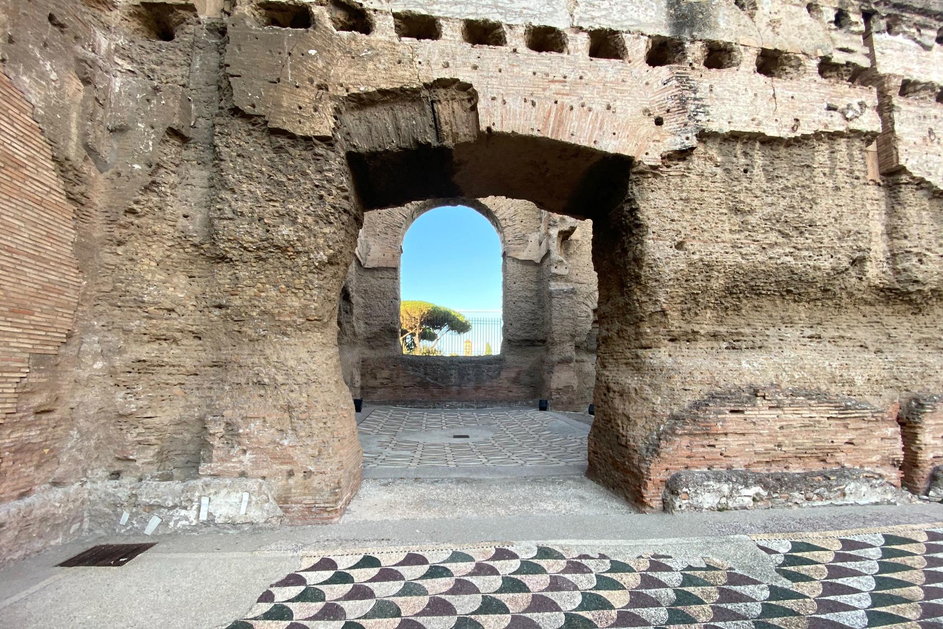 Baths of Caracalla and Circus Maximus tour in Rome - Thumbnail 8